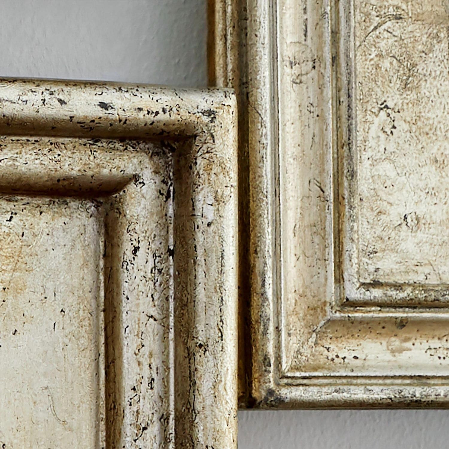 Loberon Bilderrahmen 4er Set Holny, antiksilber | Unterschiedliche Rahmen-Designs, Nostalgischer Charme, Wandschmuck, Wanddekoration, Mangoholz, Spiegelglas