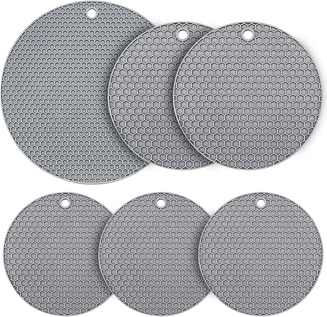 6pcs Silicone Drink Coasters, Grey Round Honeycomb Non-Slip Cup Mat, Rubber Heatproof Cup Pad, Multipurpose Trivet Table Pad for Beer Coffee Home Kitchen Bars (3 Sizes)