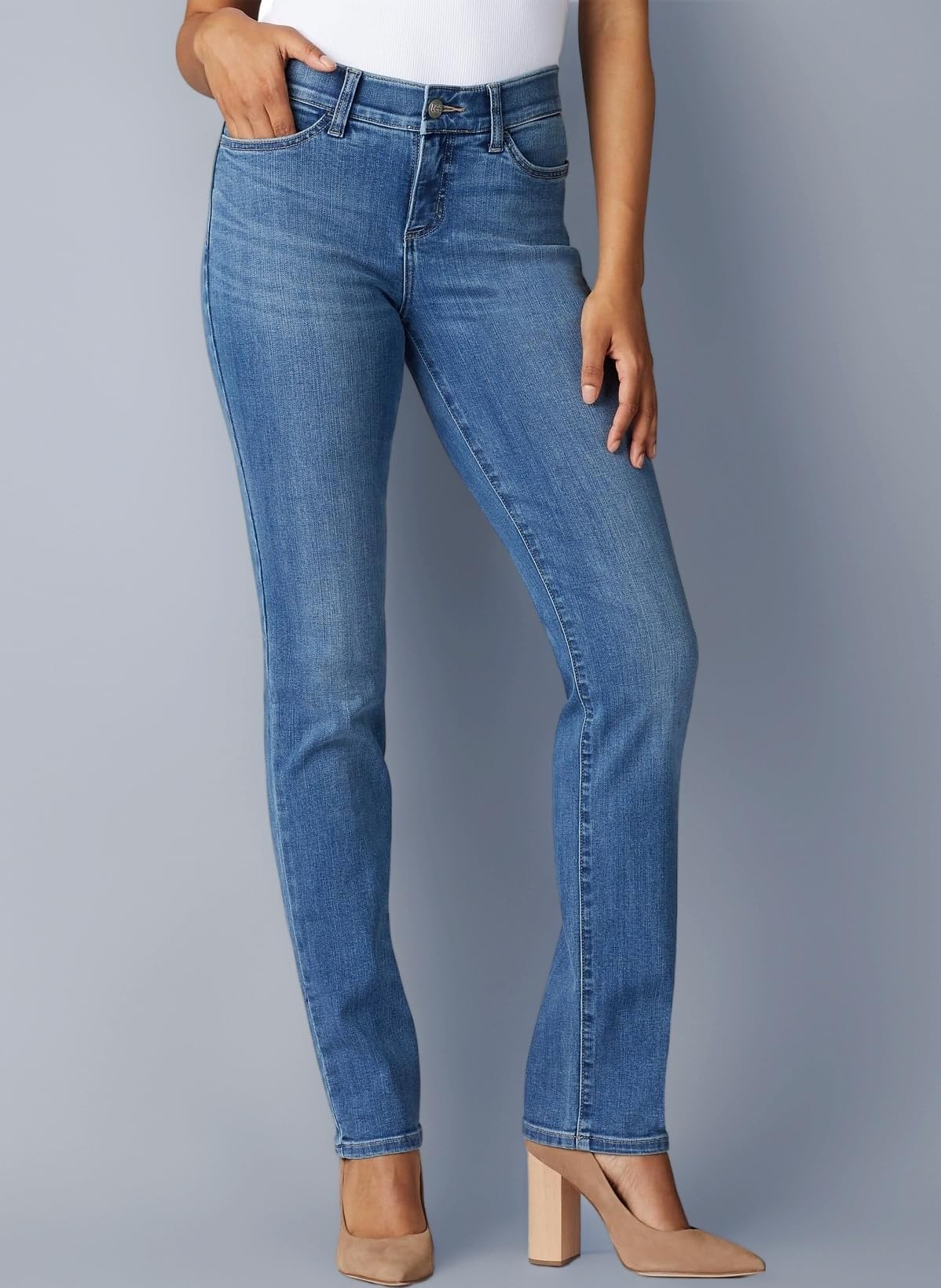 Lee Women's Flex Motion Regular Fit Straight Leg Jean