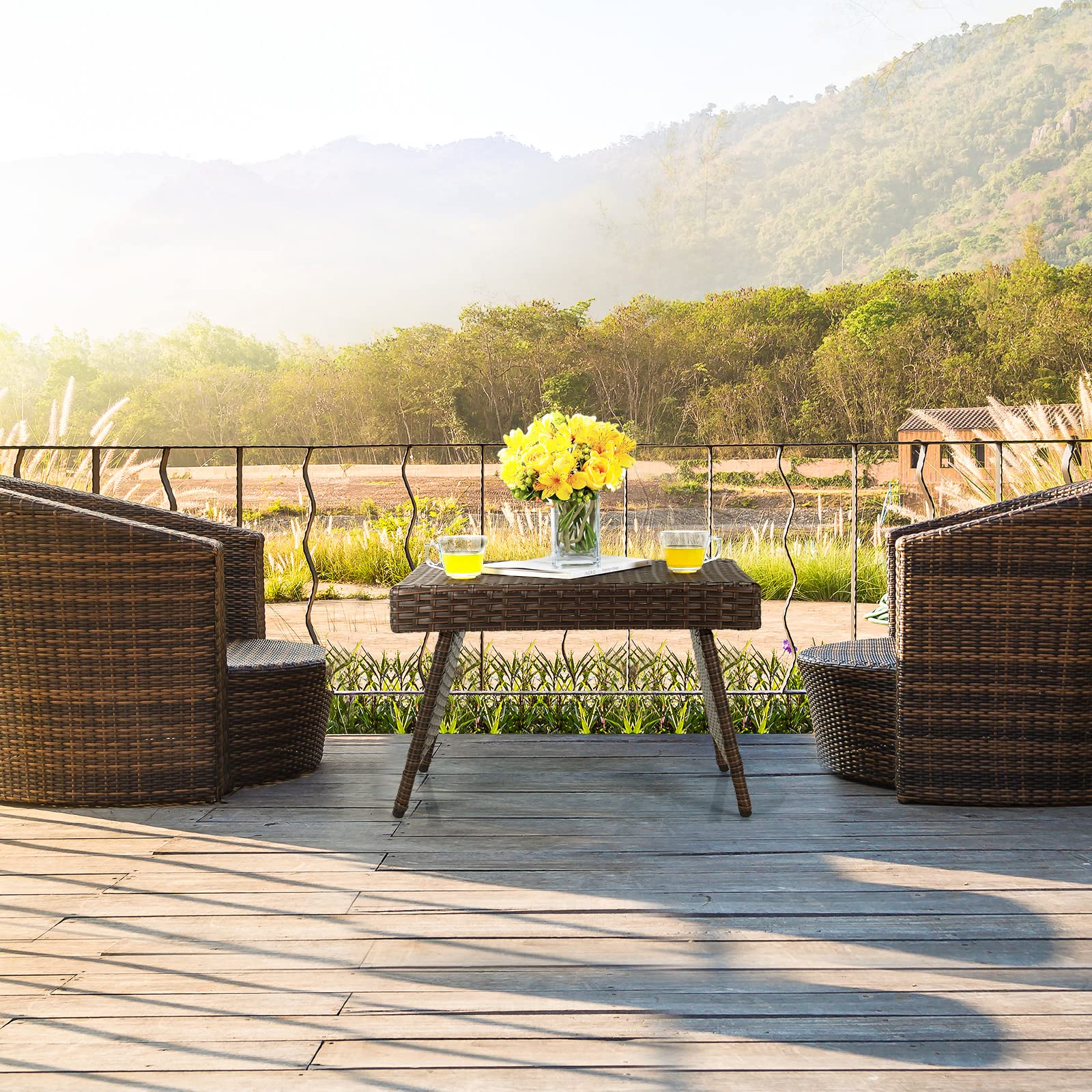 GIANTEX Table Basse Extérieure en Rotin, 60 x 40 x 40 cm, Petite Table Pliante de Jardin avec Patins Réglables, Mobilité Facile, Charge 45 kg, pour Salon de Jardin, Balcon, Patio, Terrasse (Brun)