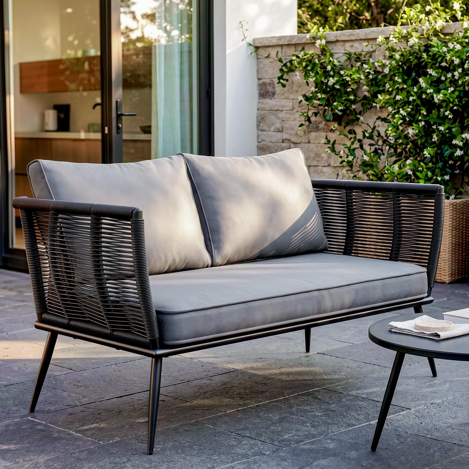 LIFERUN Sofá de ratán de 2 plazas, muebles de balcón, color negro, sofá, pequeño balcón, jardín de invierno, terraza, muebles de exterior e interior, banco de jardín resistente a la intemperie, banco