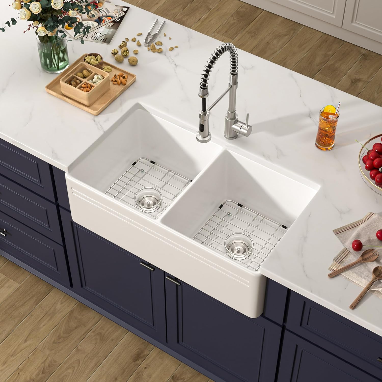 33 White Farmhouse Kitchen Sink 33x18 Ceramic Fireclay Apron Front Sink Double Bowl Farm Sinks Round Corner Deep Bowl Farmer Basin with Bottom Grid & Strainer Easy To Clean Large Capacity
