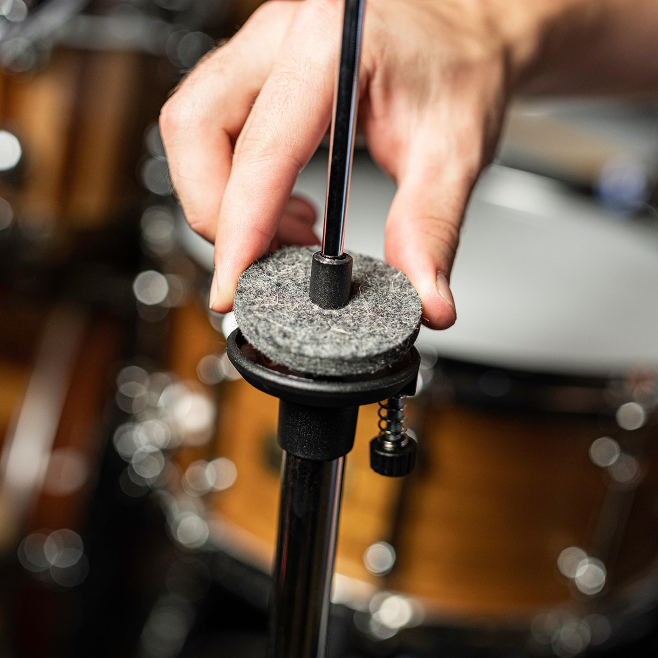Meinl Drum Tech Kit – Caja Pack de Accesorios de Batería (46 piezas) con llave de afinación, fieltros de platillo, tornillos, apagadores de gel Drum honey y más (MDTK)