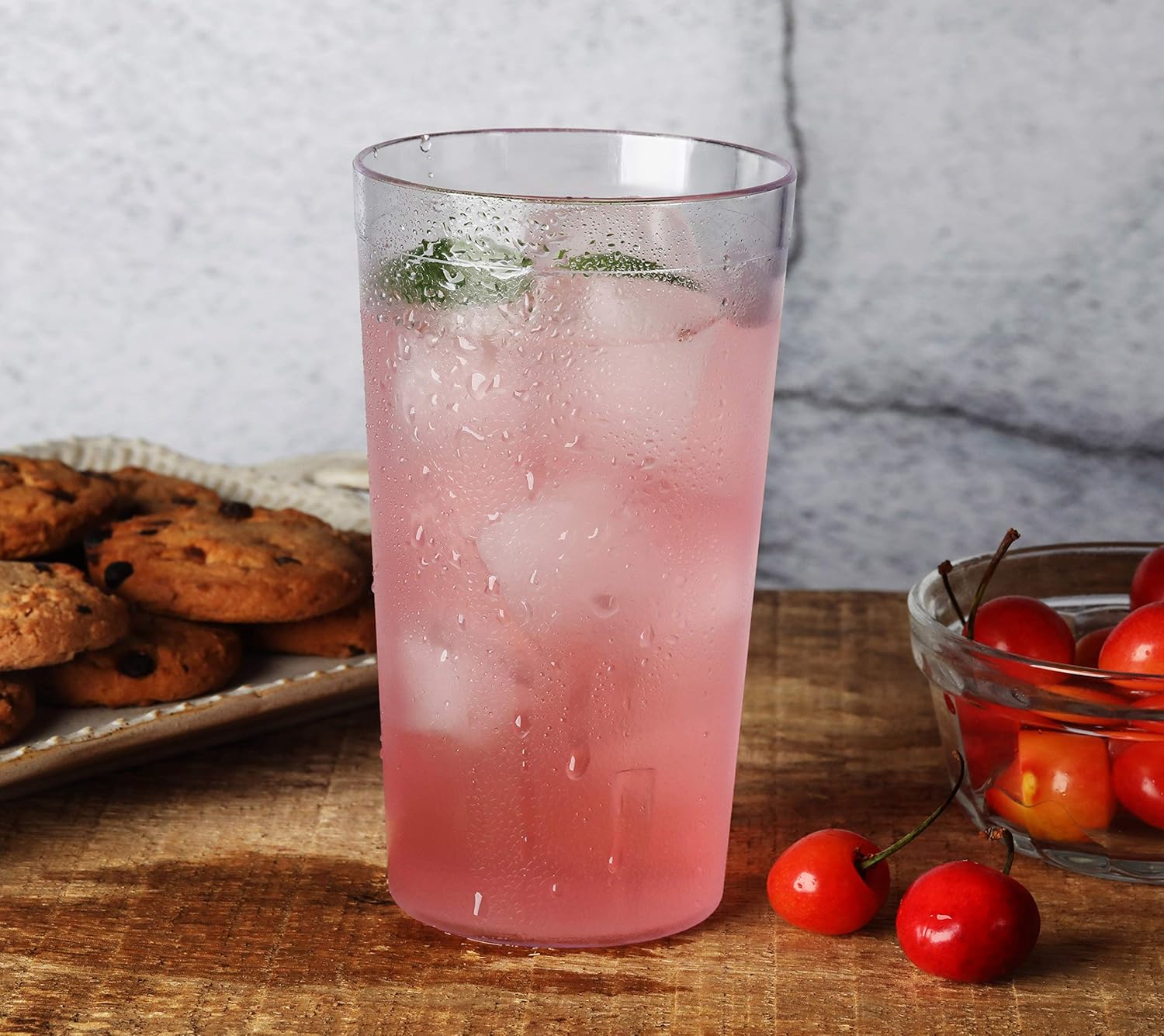 New Star Foodservice Restaurant-Grade Polycarbonate Beverage Tumblers, 12 oz, Clear, Set of 12 - Image 4