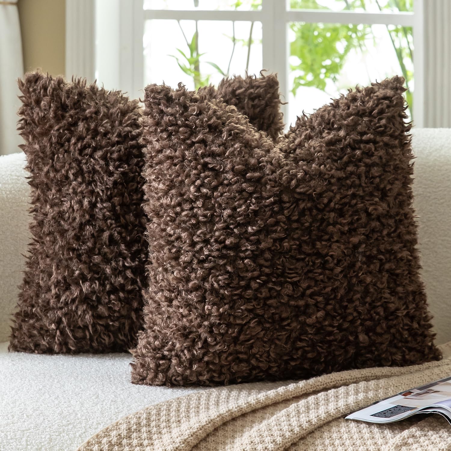 Mandioo Set of 2 Chocolate Faux Fur Cushion Covers 40x40 cm 16x16 inch Boucle Decorative Sherpa Throw Pillow Covers Thick Fuzzy Fleece Pillowcases for Sofa Couch Bed Living Room — image 1