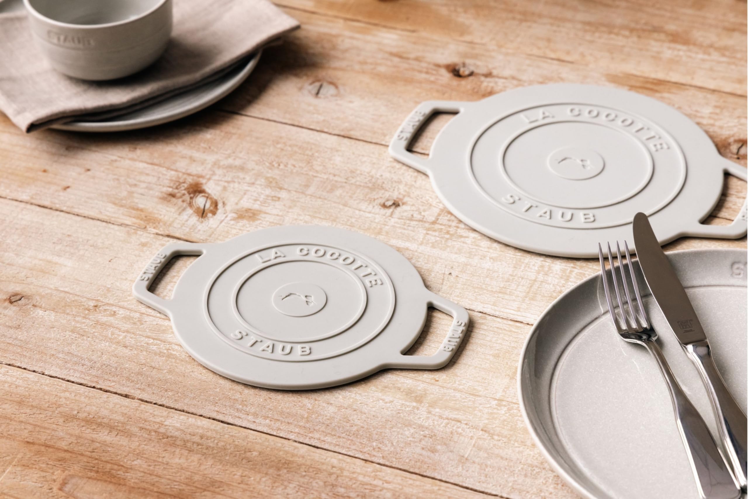 Amazon｜staub ストウブ 「 シリコーン トリベット S カンパーニュ