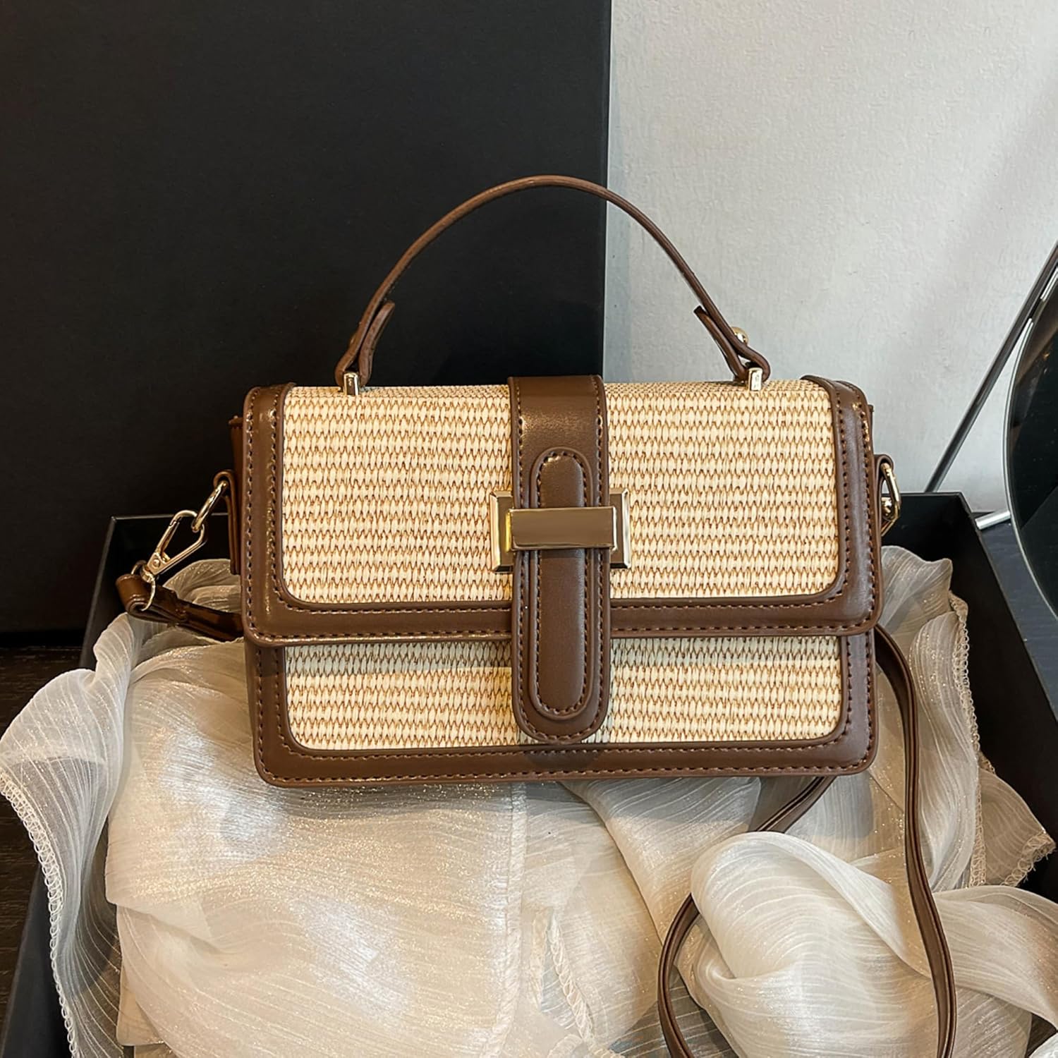 Straw Crossbody Purses Bags for Women, Top Small Summer Handbags Beach Vacation Clutch Leather Shoulder Bag - Image 3