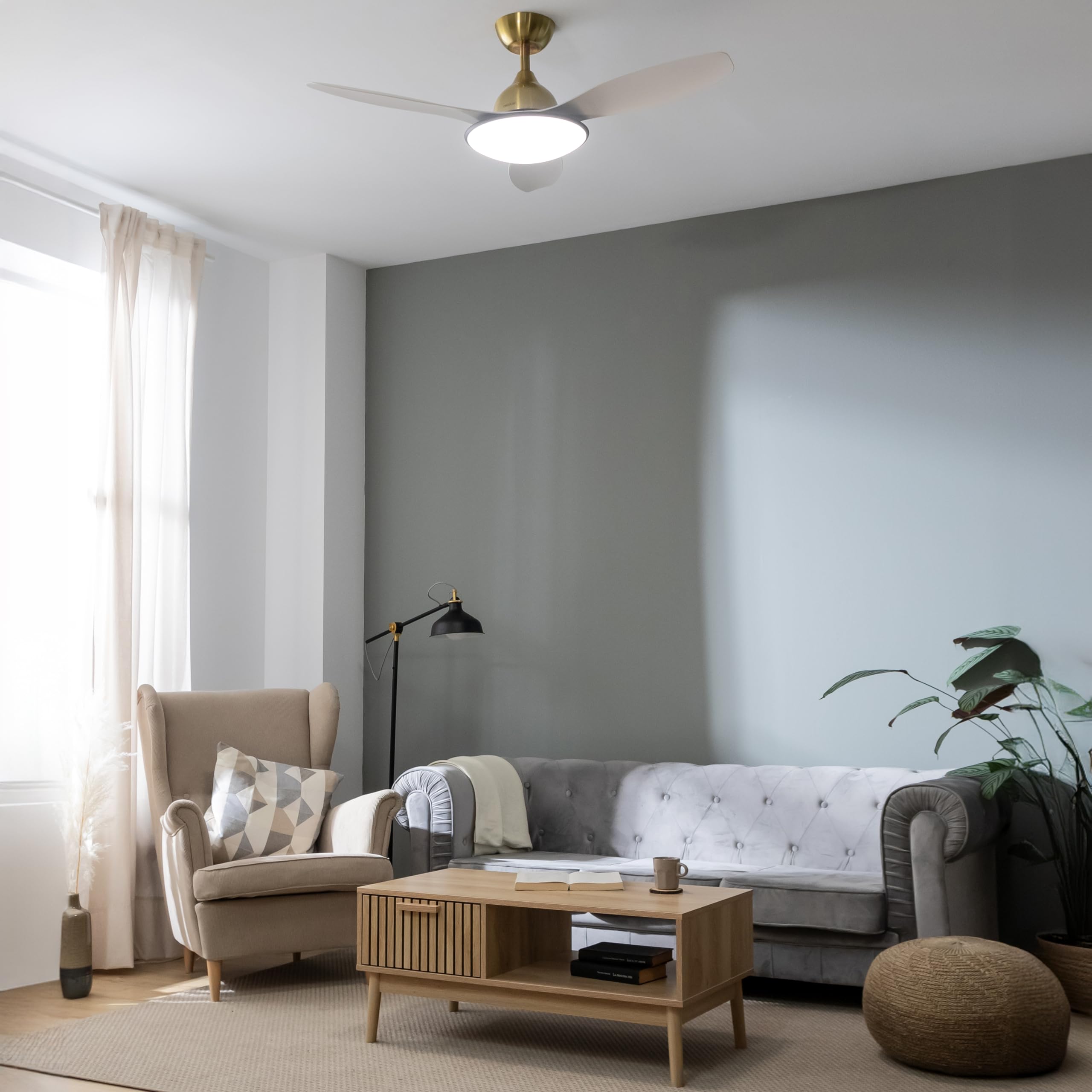 Cecotec Ventilatore da Soffitto con Luce EnergySilence 4800 Light GoldWhite. 35 W, Diametro 121 cm, Lampada a LED, Telecomando, Timer Fino a 8 Ore, 6 Velocità, 3 Pale, Estate/Inverno,