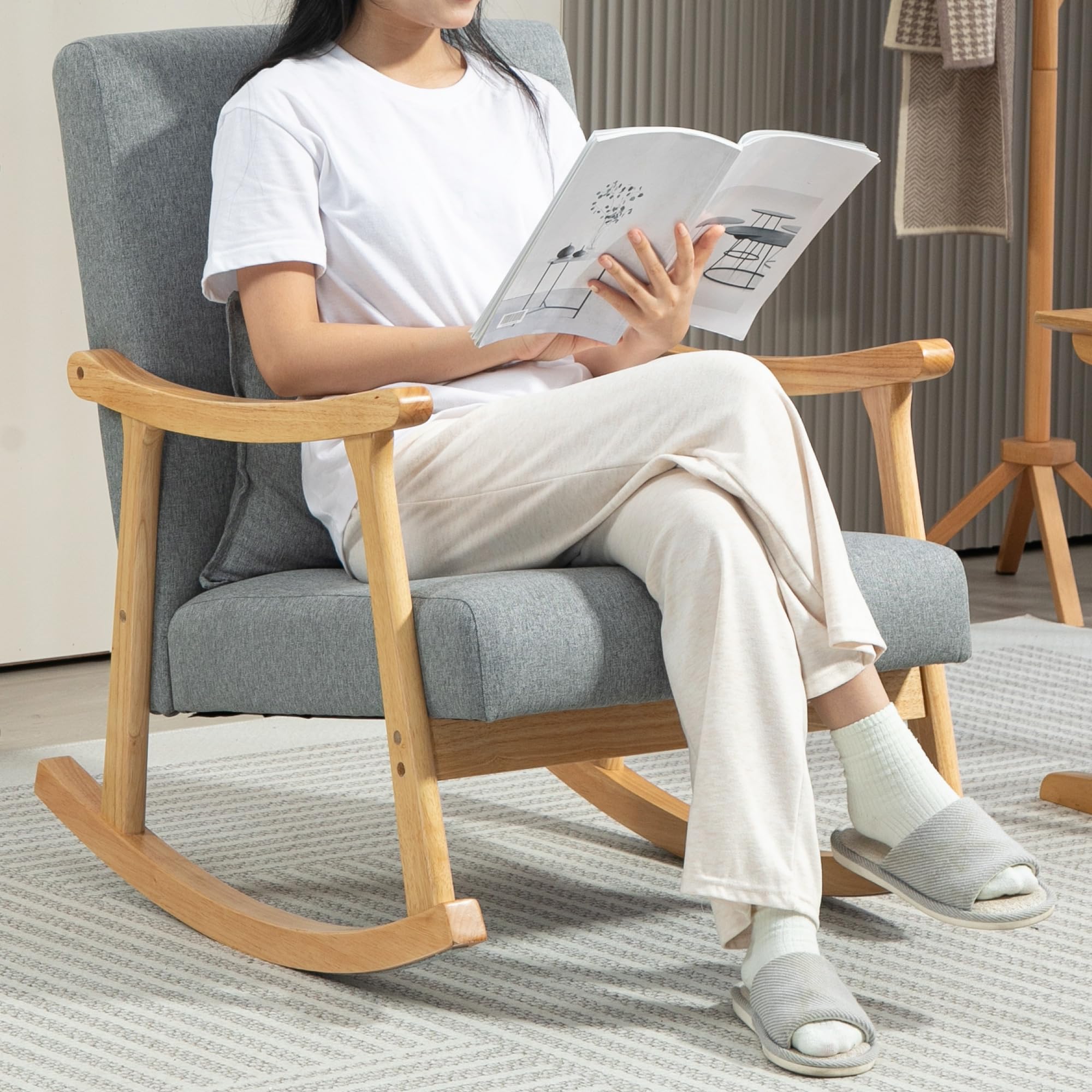 HOMCOM Silla Mecedora Moderna Mecedora para Lactancia con Cojín Lumbar Respaldo Amplio y Base de Madera Carga 120 kg Sillón Relax para Salón Dormitorio Gris Claro