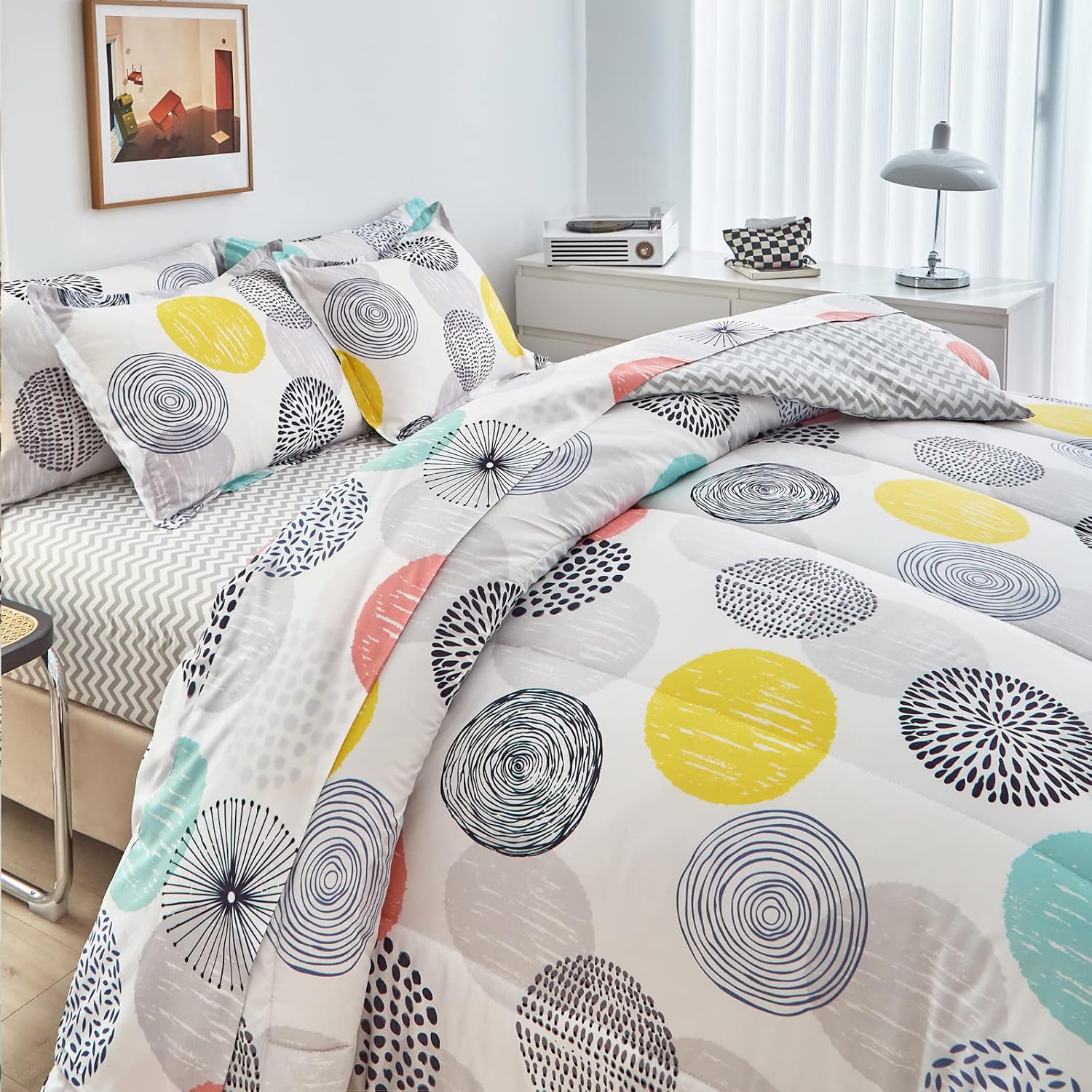 3 Piece Comforter Set, Queen Size Printed Bedding Set with 2 Pillow Shams, Soft & Reversible Design for All-Season Use, Machine Washable Home Decor