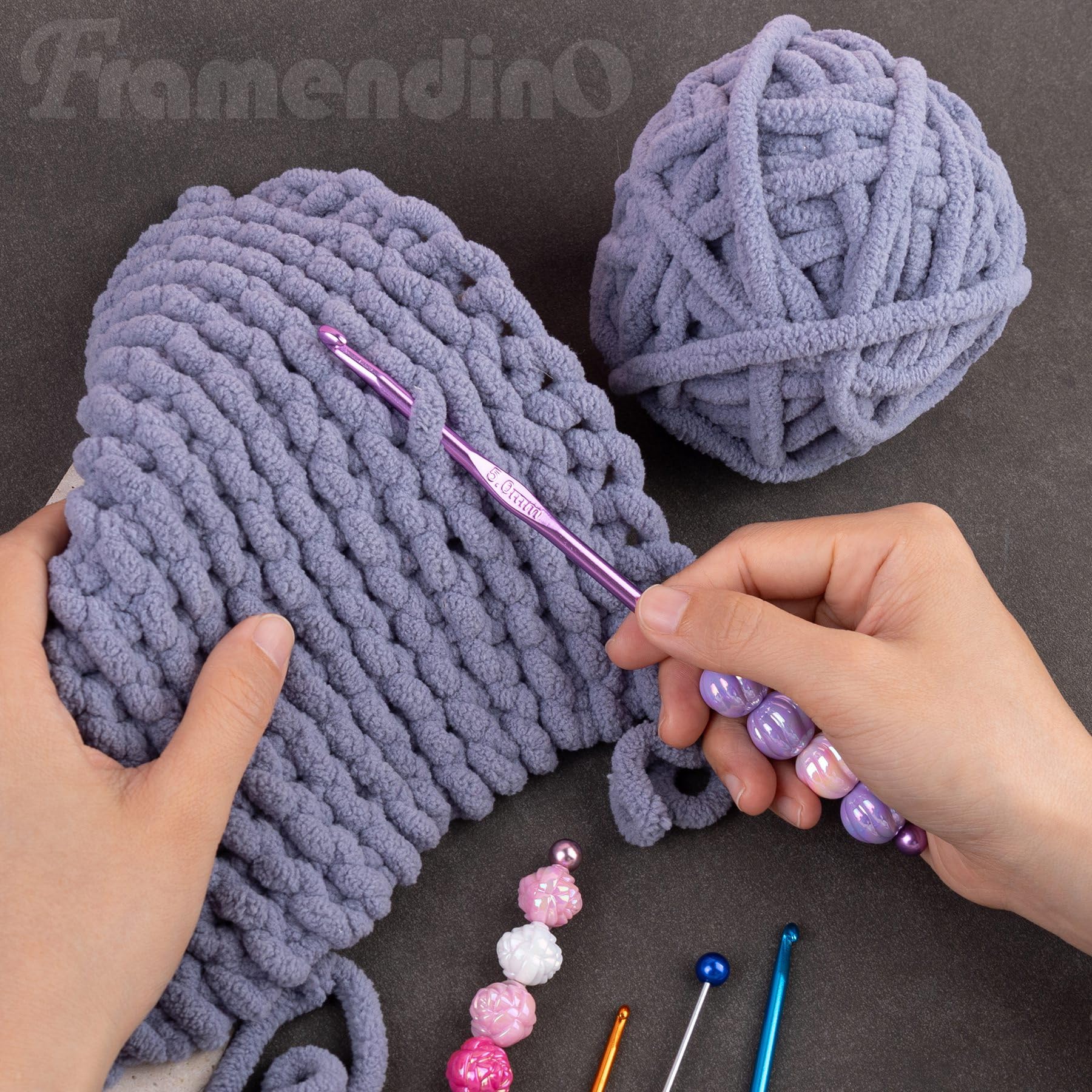 Framendino, Confezione da 24 uncinetti da 3 mm, 4 mm, 5 mm, 6 mm, in alluminio, per lavori a maglia, 6 colori