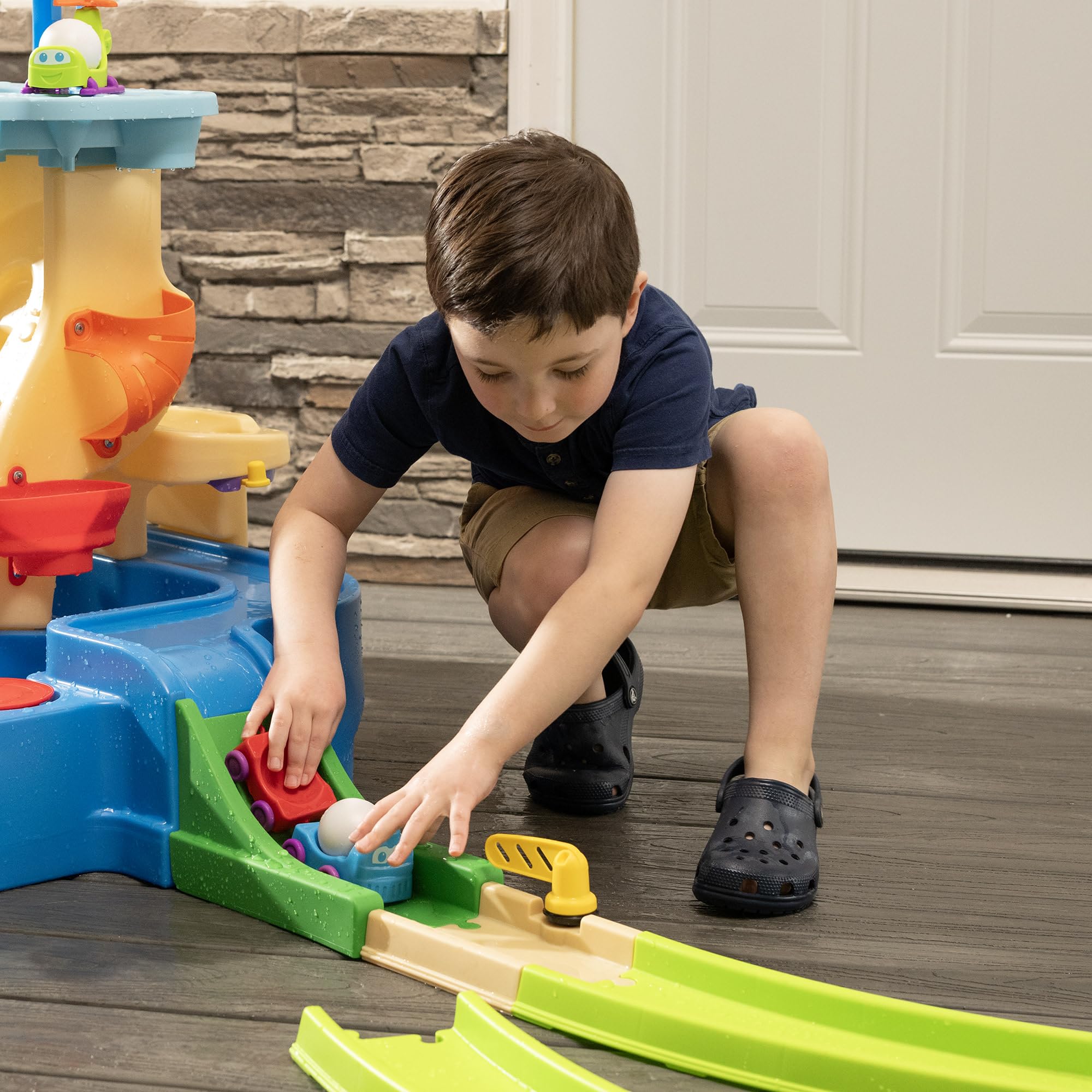 Step2 Putt & Splash Center Tavolo d'Aqua e Minigolf in Plastica | Giocattoli da Esterno per Il Giardino con 30 Accessori | Pista Acquatica per Bambini | 320 x 197 x 73 cm