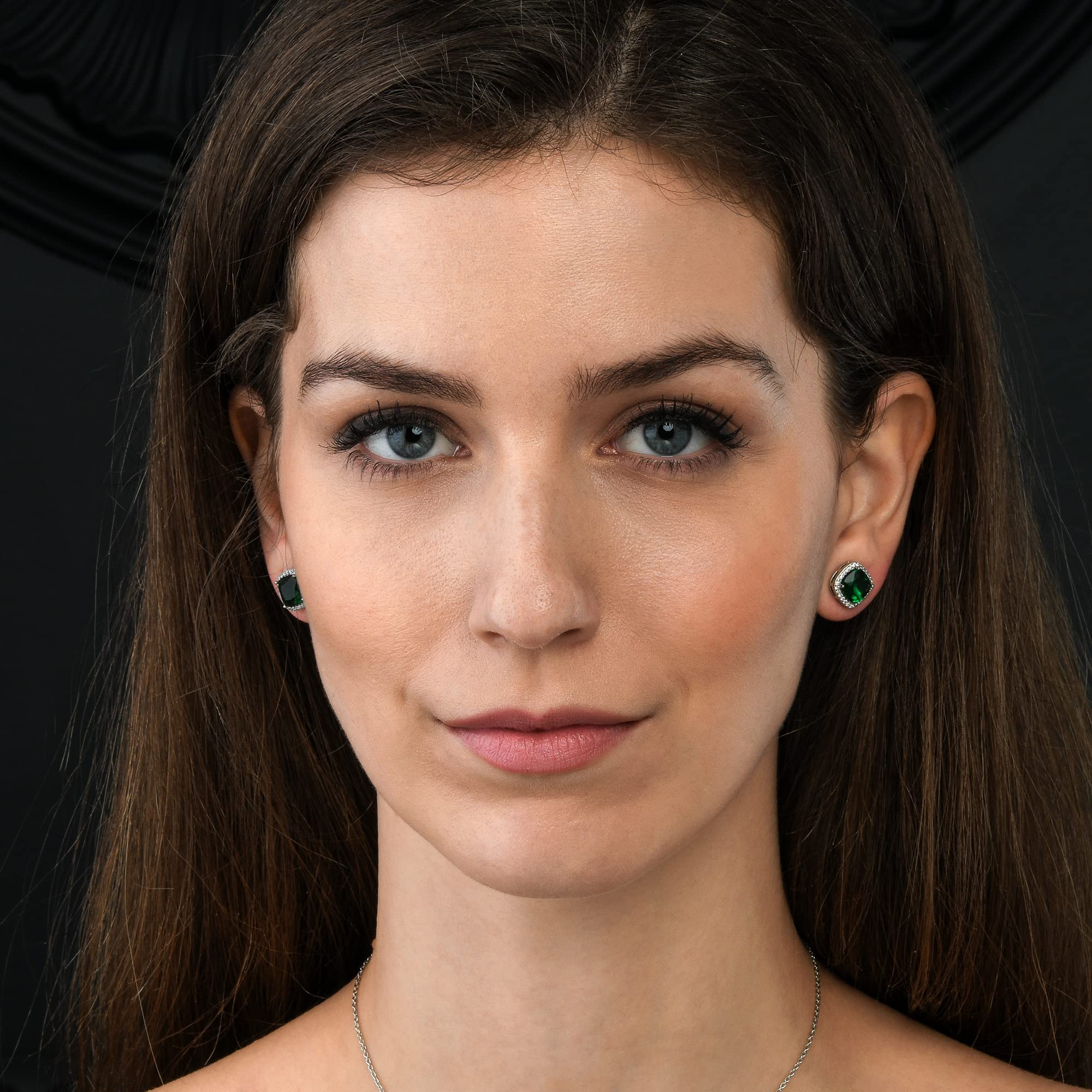 Diamond Treats Strahlenkranz-Ohrstecker aus 925 Sterling Silber mit Cubic Zirkonia in Weiß, Blau, Grün, und Rot, massive Silber bunte Ohrstecker für Damen