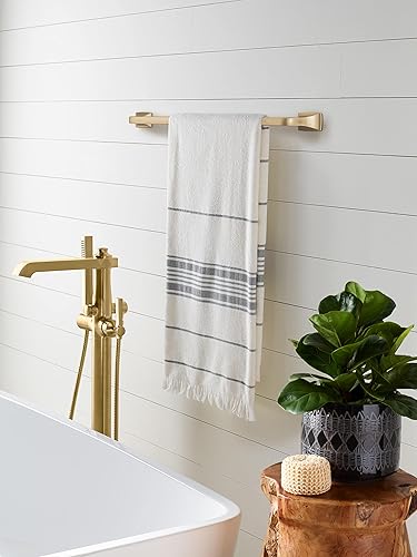 Miniatura 3 de Amerock BH36014CZ  Toallero de bronce champán  Toallero de 24 pulgadas (24.016 in)  Highland Ridge  Toallero de baño  Accesorios de baño  Accesorios