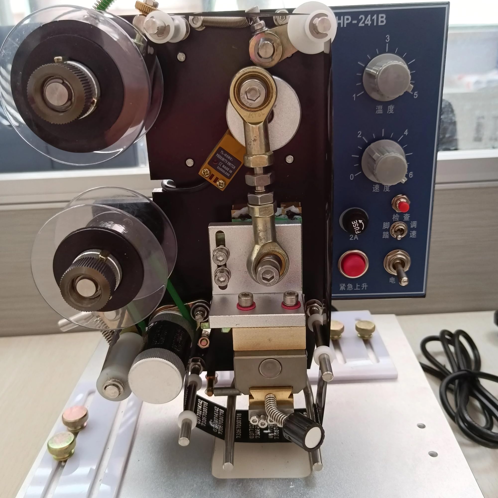Máquina semiautomática de codificación de Fecha de caducidad, número de Lote y código de impresión de Estampado en Caliente