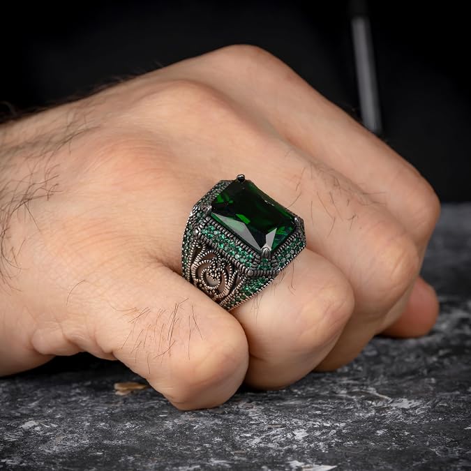 925 Sterling Silver Men's Ring GREEN Zircon Stone with Mini Zircon Decoration on the Sides