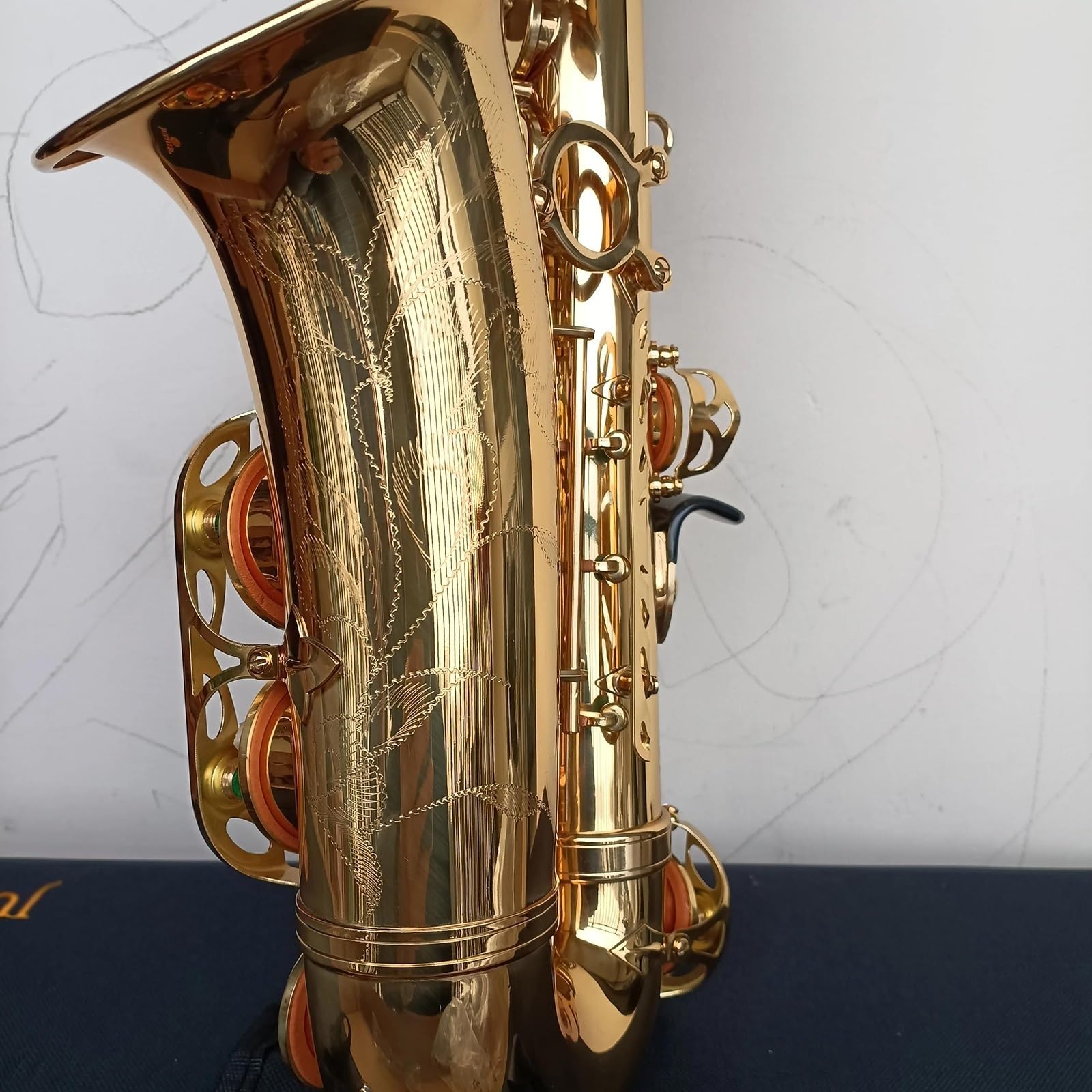 Saksofon Saksofon Altowy Eb Tune Mosiądz Złoty Lakier Instrument Muzyczny E-płaski Saksofon Z Akcesoriami Do Futerału (Color : Leather Case)