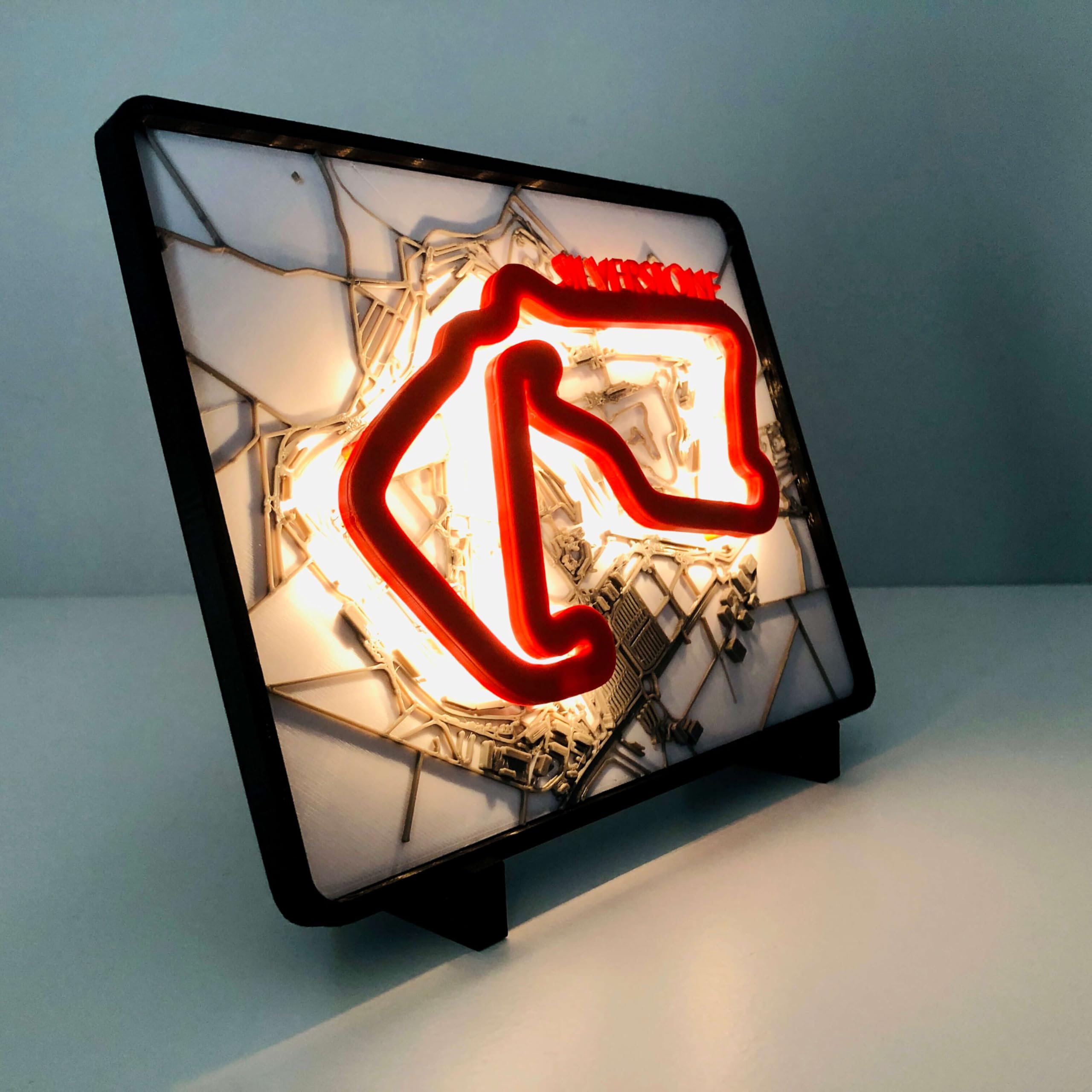 Silver-stone F1 Track 3D LED Map – Formula 1 Circuit Decor Display Stand | LED Lit Race Track Model | Customisable Colours | Motorsport Gift for Fans & Collectors (Race Green)