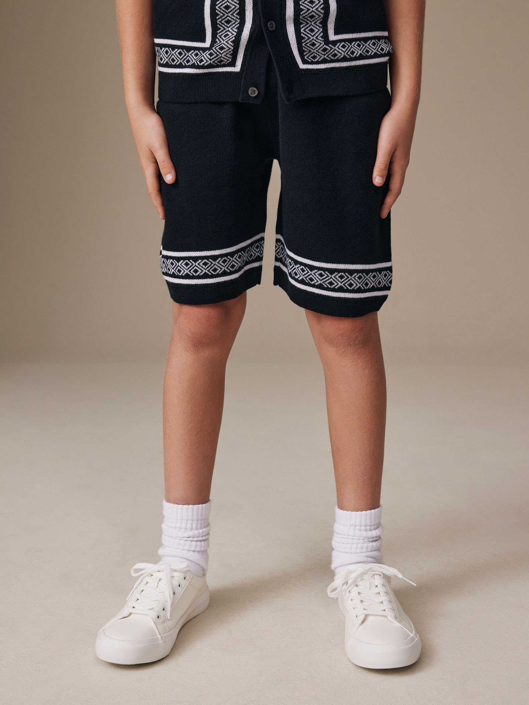 NEXT Niños Conjunto de polo y pantalones cortos de punto