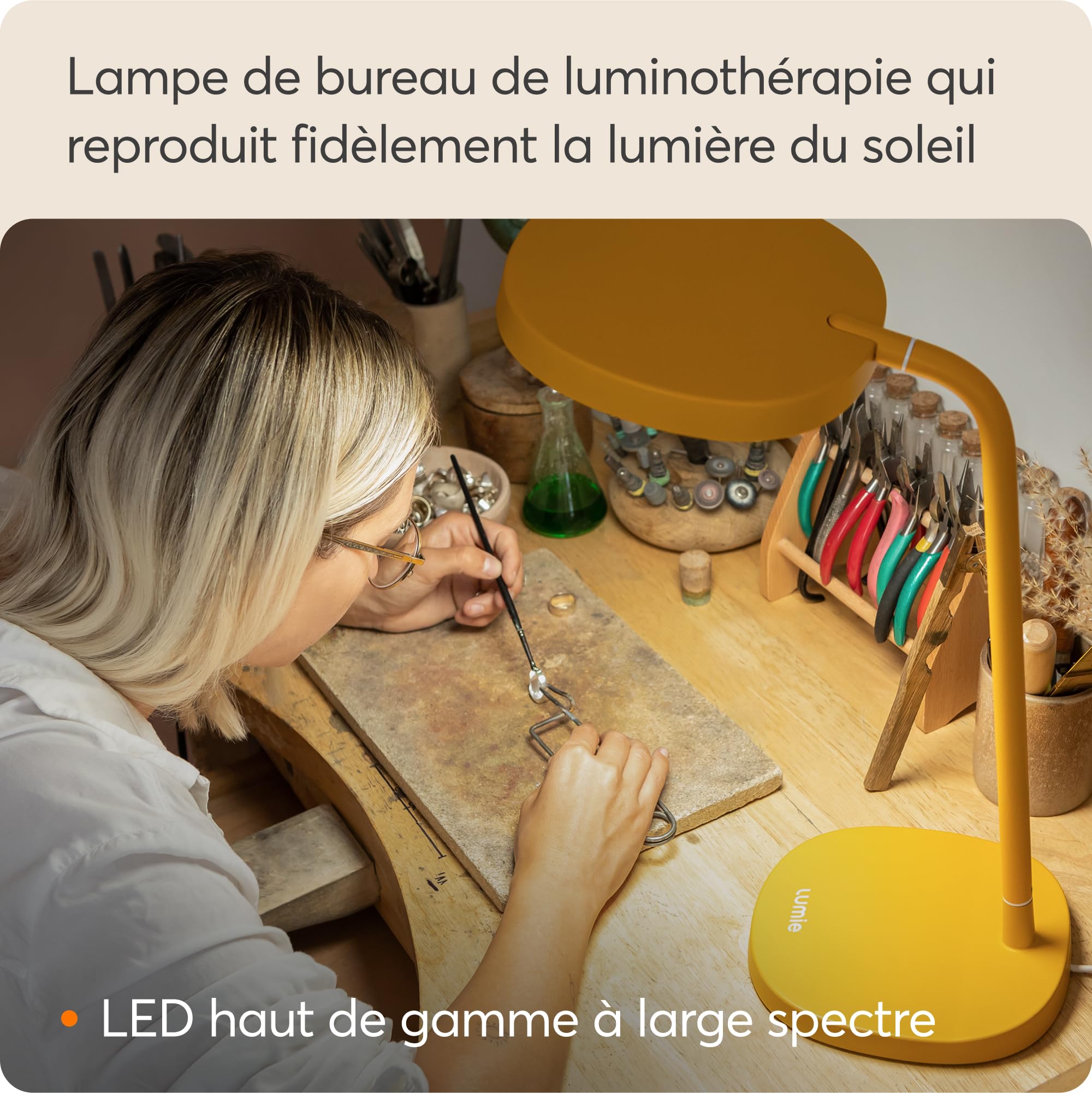 Lumie Task | Lampe LED thérapie lumineuse, réglable, anti-déprime hivernale, éclairage cristallin, confort visuel, meilleure humeur et énergie | Jaune Doré