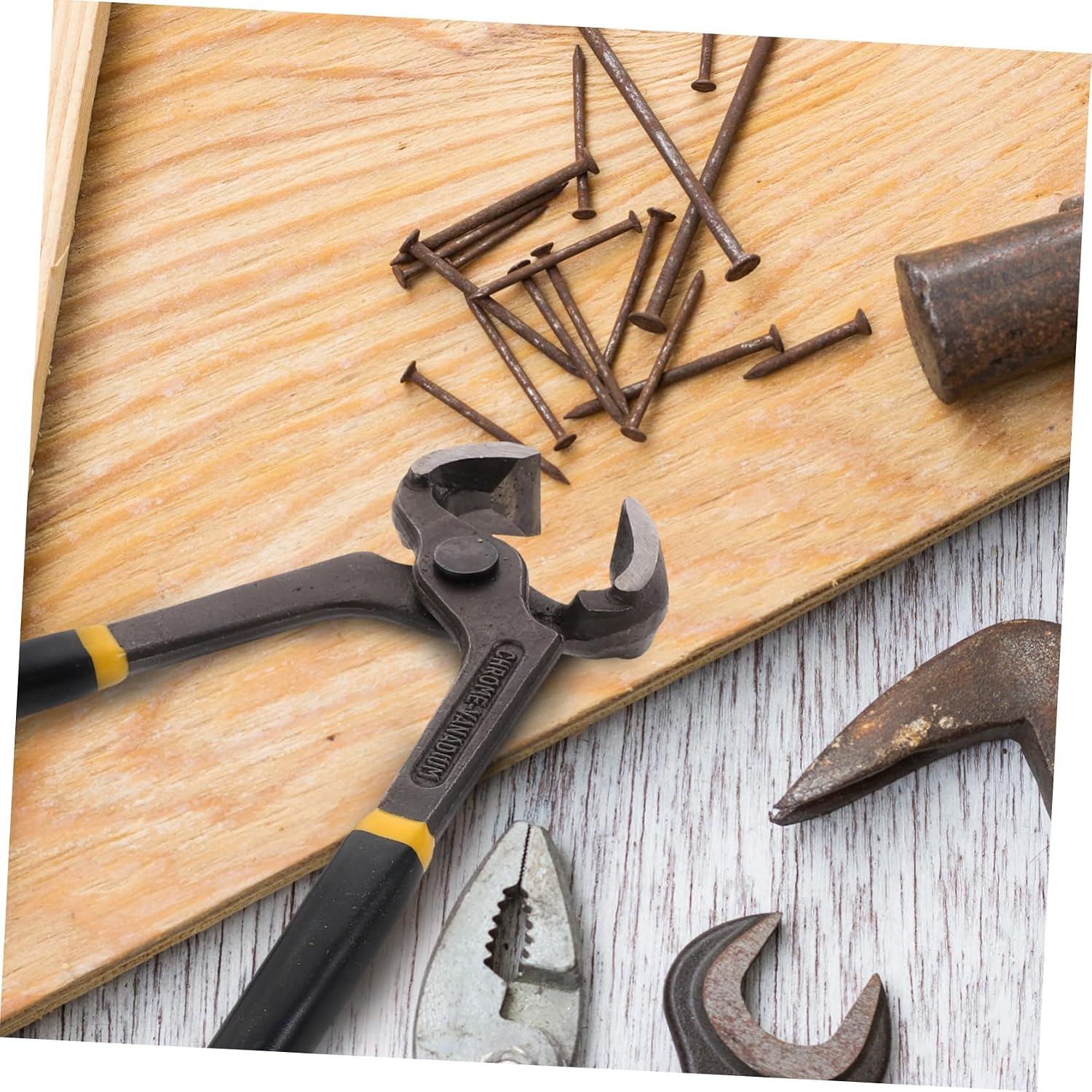 STOBOK Woodworking Walnut Plier Nail Puller Tool for Removing Nails Sturdy Cutting Pliers Non-Slip Grip for Carpentry and Repair Projects