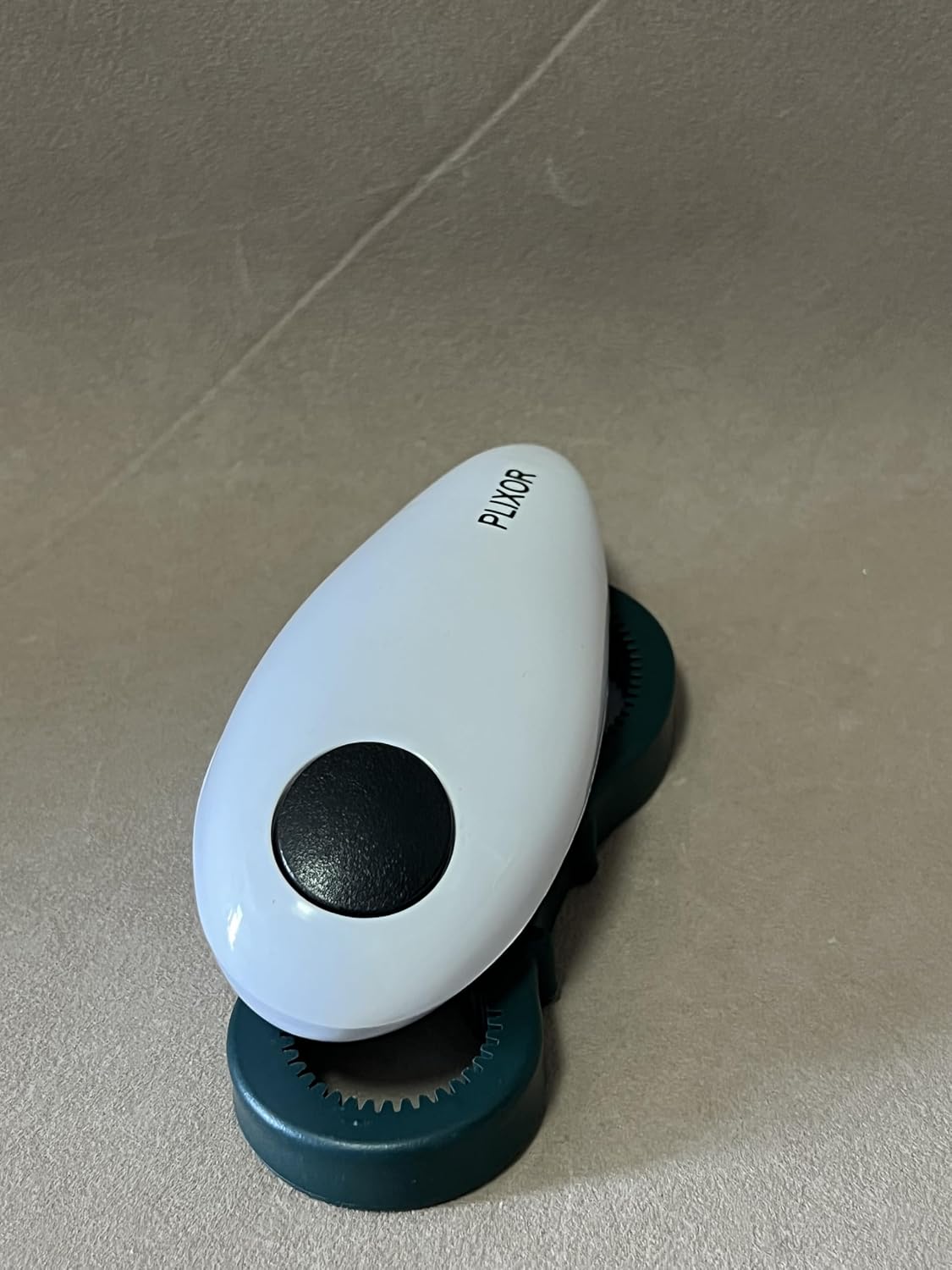 PLIXOR Can Openers, Electric, Automatic, Hands Free, Smooth Edge, Safe for All Can Sizes, White