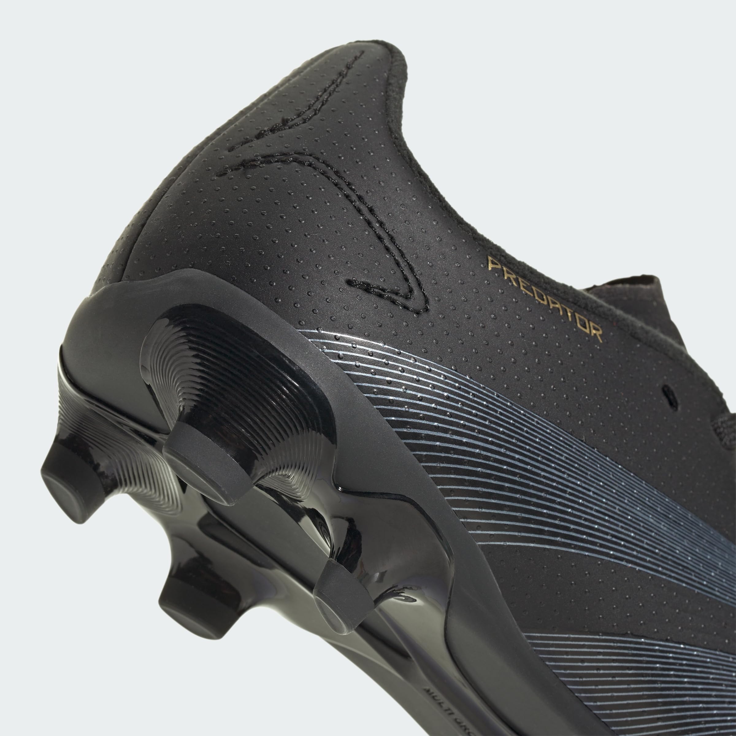 adidas Unisex niños Predator League J Football Boots Multi Ground, Core Black/Carbon/Gold Metallic, 28 1/2 EU