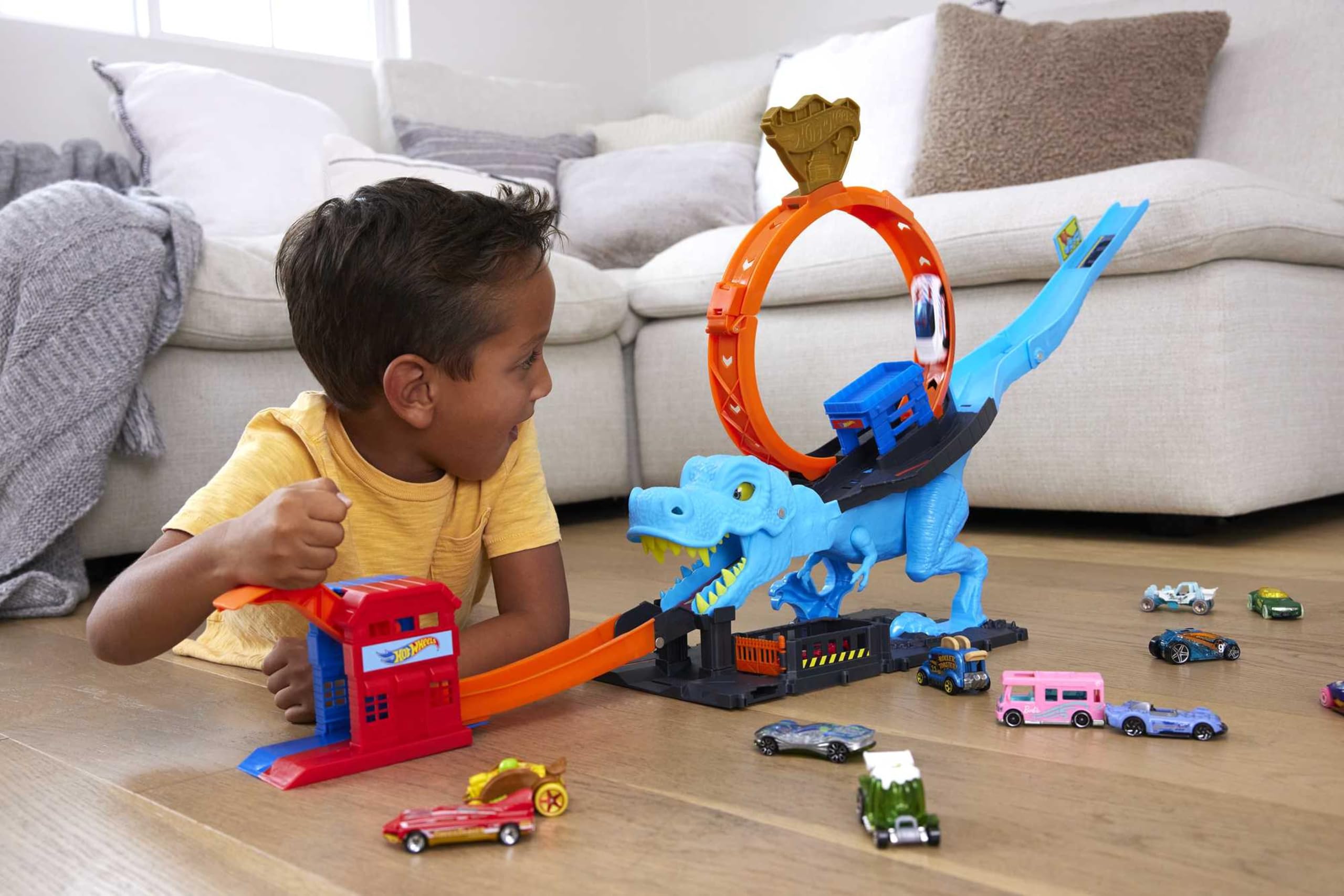 Hot Wheels Autorennbahn T-Rex Angriff, Geschicklichkeitsspiel mit Looping Track, Auto Spielzeug ab 4 Jahre, HNP77