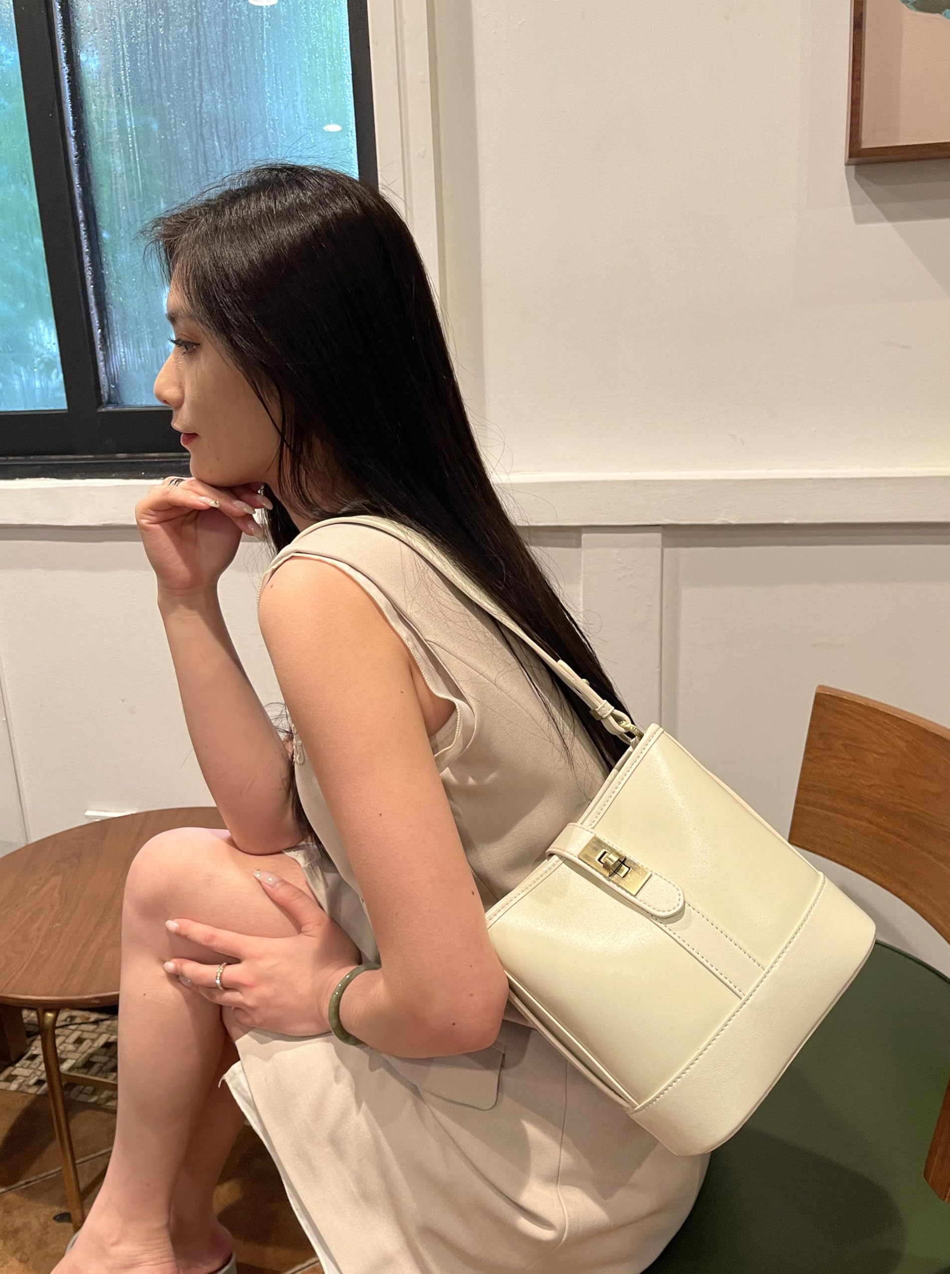 HESHE Crossbody Bags for Women Bucket Bag Leather Shoulder Purses Women’s Crossbody Handbags Designer Hobo Satchel Handbags with Pockets (White)