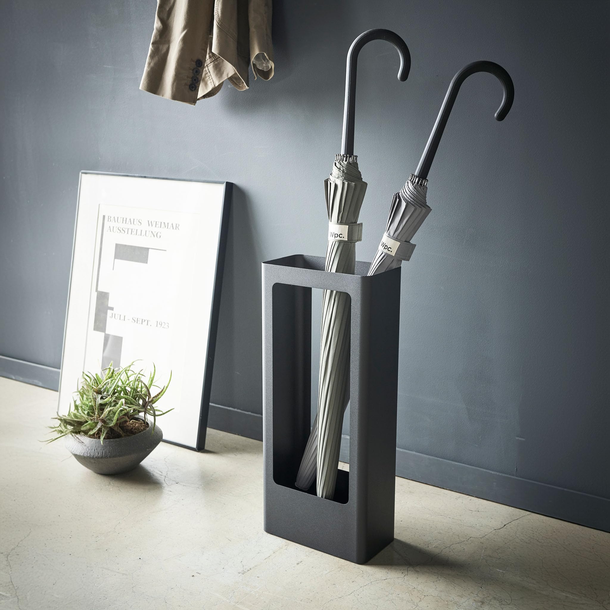 Yamazaki 4929 Tower Slim Umbrella Stand, Black, Steel/Silicone, 22 x 12 x 50 cm