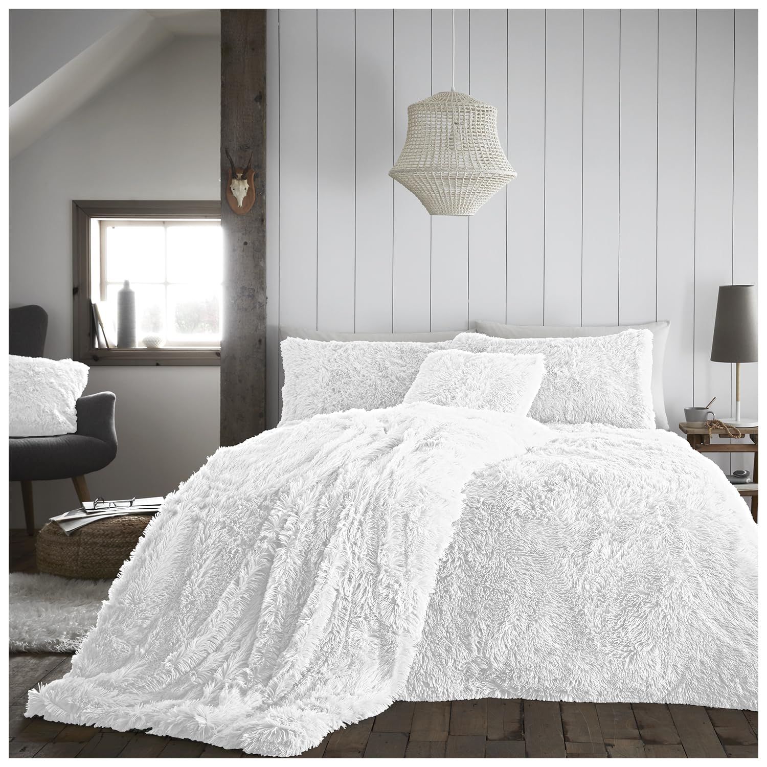 GC GAVENO CAVAILIA Luxury Long Pile Faux Fur Double Duvet Set, Cosy Warm Hug & Snug Thermal Bedding Set Fleece Quilt Cover Wth Pillowcases, White (Hugg & Snug-White, Double)