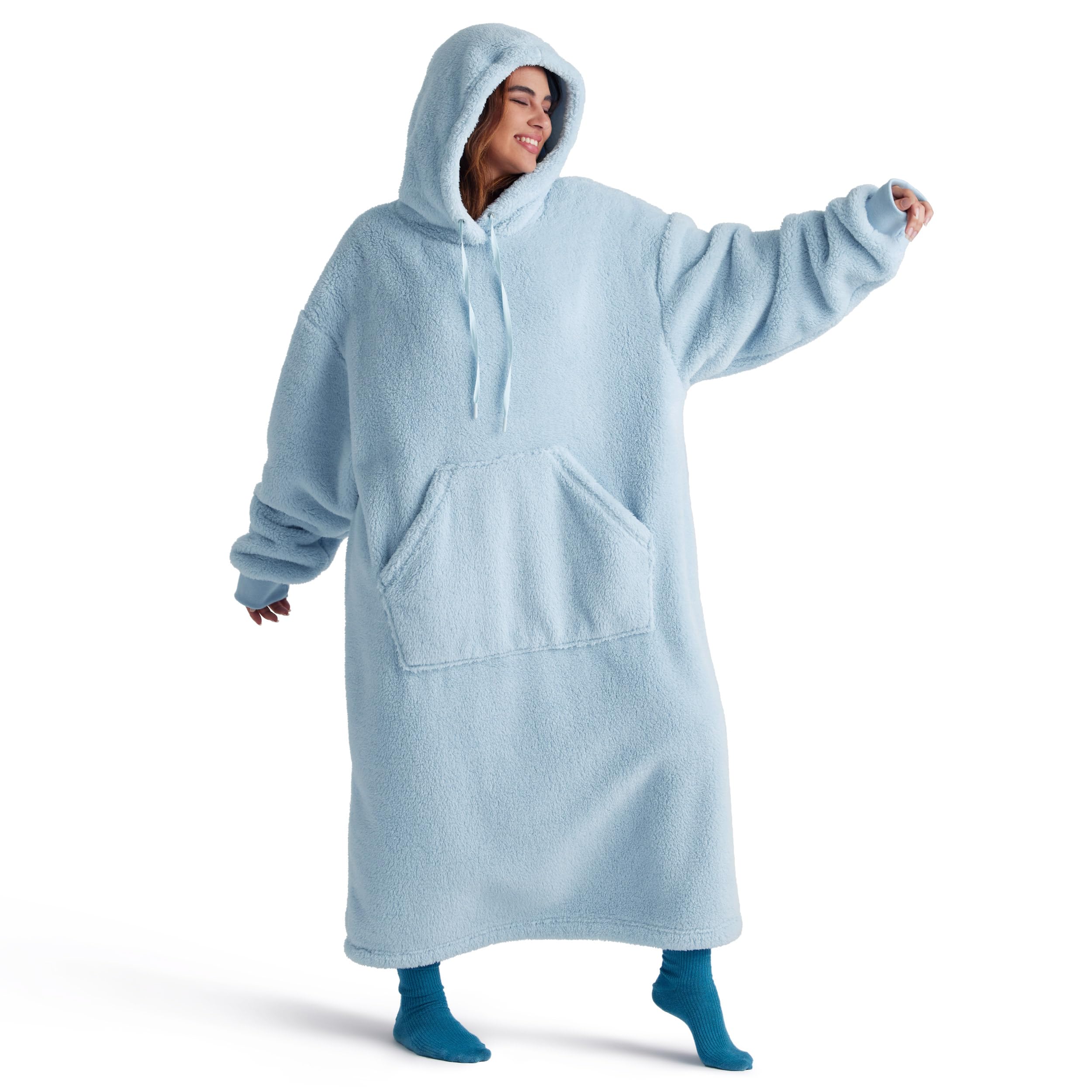 Bedsure Felpa Coperta con Cappuccio e Maniche - Azzurro 129x75 cm, Regalo | Coperta Indossabile Oversize Lunga per Adulti, Morbida e Calda, con Tasche, Ideale per Divano e Casa, Regalo per Donna e Uomo