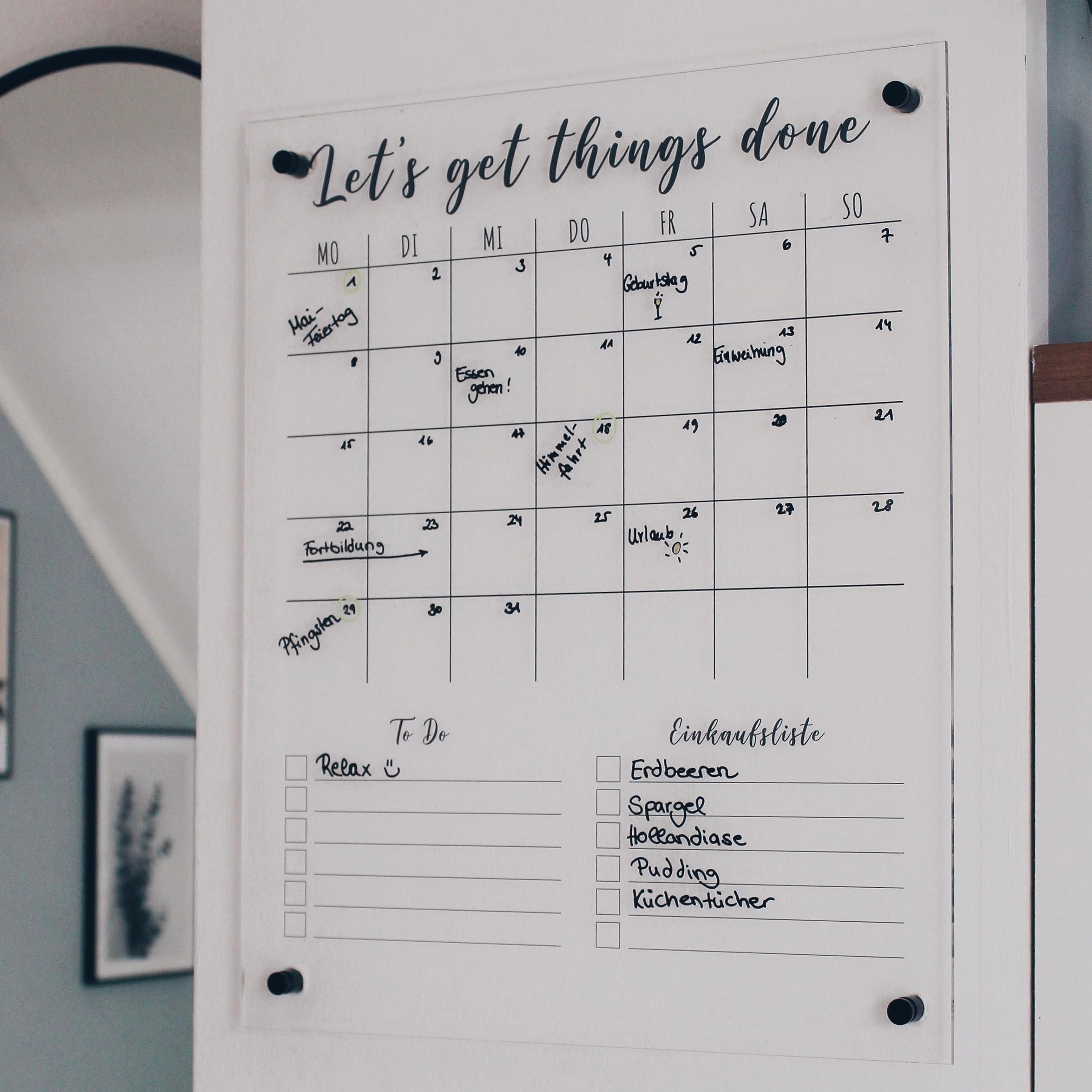 personalisierter Wandkalender - Organize and Style Kalender - wiederverwendbarer Kalender aus Acrylglas - Familienplaner abwischbar - Hingucker für jeden Raum