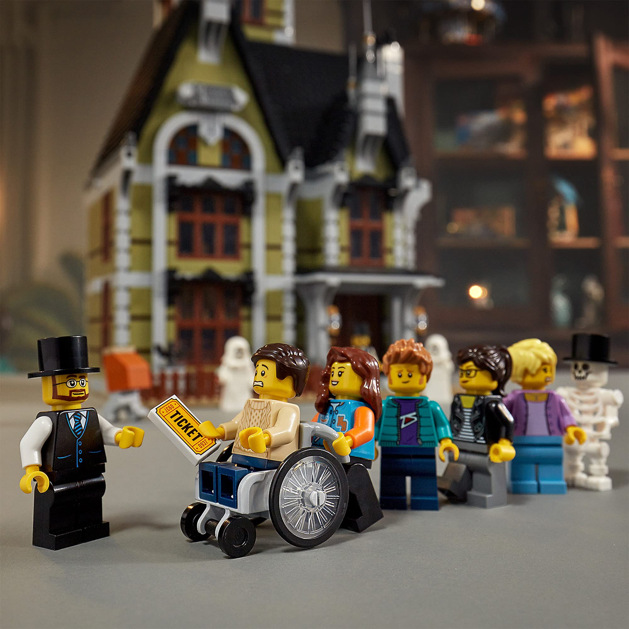 LEGO 10273 Icons Casa Incantata Fiera Set di Costruzione per Adulti con Mini Figure di Fantasmi e Pianoforte, Decorazione, Idea Regalo