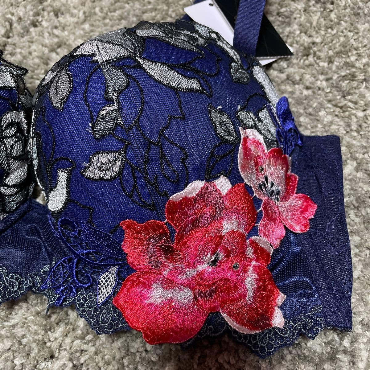 Wacoal salute 04 Rich Veil Bra E80 ※再値下げ Wacoal salute 04 Rich Veil Bra E80 ※再値下げ サルート新作