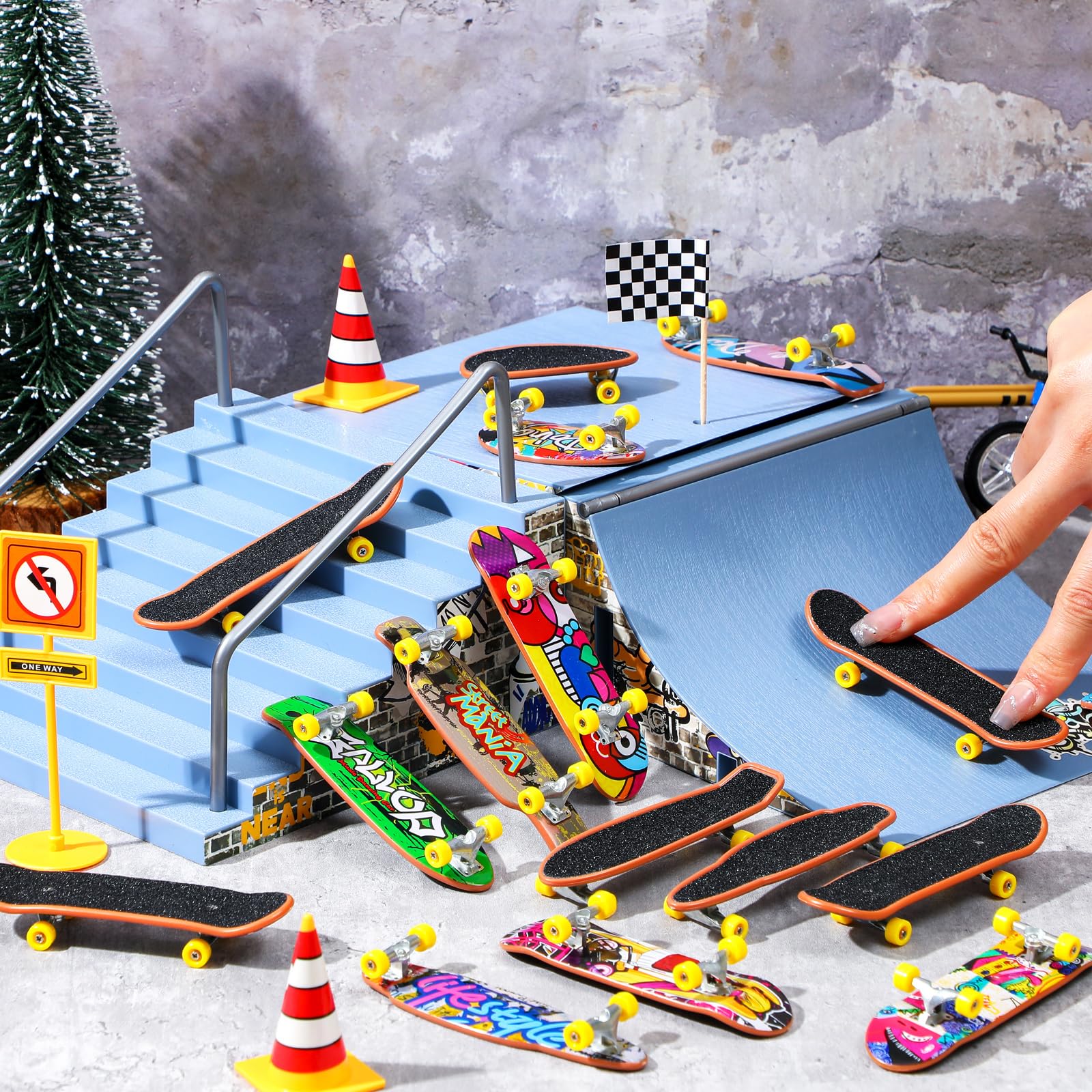 Paquete de 50 patinetas para dedos profesionales, mini patinetas coleccionables, juguetes de movimiento creativo, regalos de fiesta para adolescentes y adultos, estilo aleatorio 3