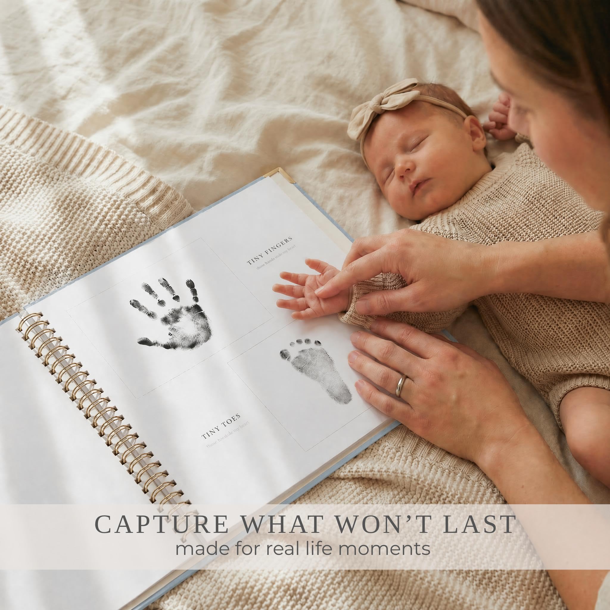Libro dei ricordi per bambini e bambine – Timeless First 5 Year Baby Book – Gender Neutral Blue Baby Journal Scrapbook or Photo Album – Un libro pietra miliare per registrare ogni evento dalla nascita