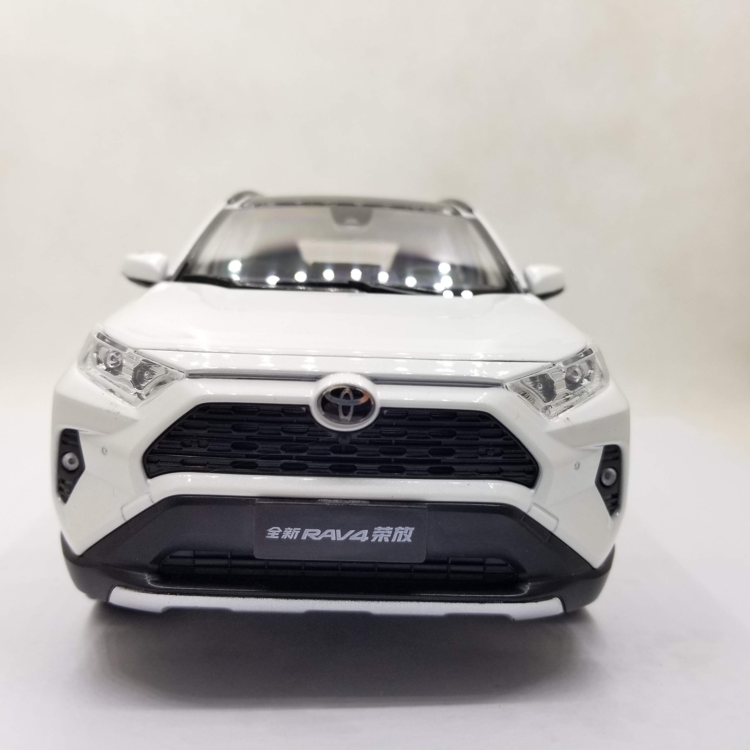 1/18 トヨタ RAV4 ダイキャスト SUV ホワイト 合金製 限定モデル Amazon.co.jp: モデルカーのおもちゃ 1:18 トヨタ Rav4 オフ