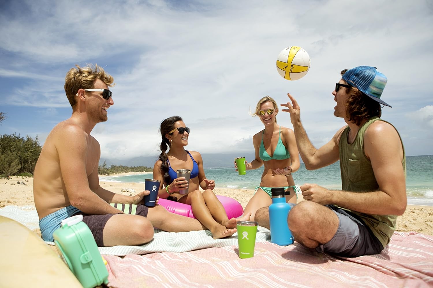 Hydro Flask 64 oz. Beer Growler  Vacuum Insulated   Reusable with Easy Carry Handle Image