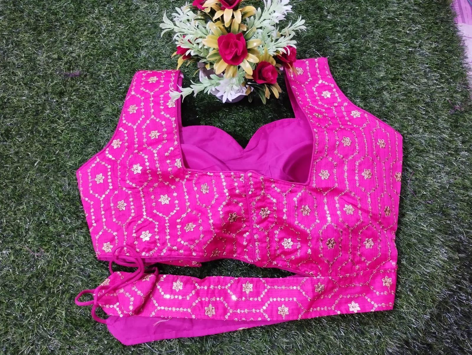 KULIA® Readymade Blouse Vêtements Traditionnels Chemisier sans Manches Vêtements de fête Ethniques Couleur Rose Broderie Designer Blouse Tussar Tissu de Soie Femmes Saree Blouse Crop Top Choli