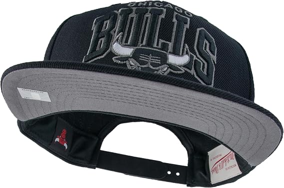 Mitchell & Ness NBA Team Arch Snapback Cap Chicago Bulls Black, black, One Size
