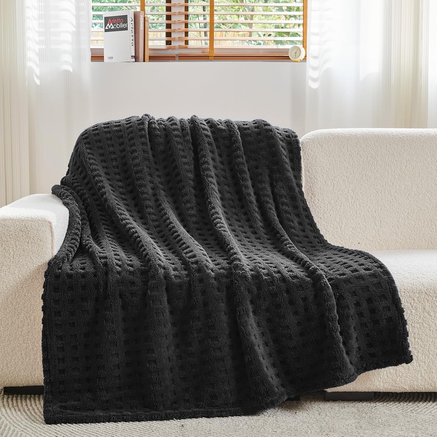 Amazon.com: NEWCOSPLAY Super Soft Throw Blanket Black Premium Silky ...