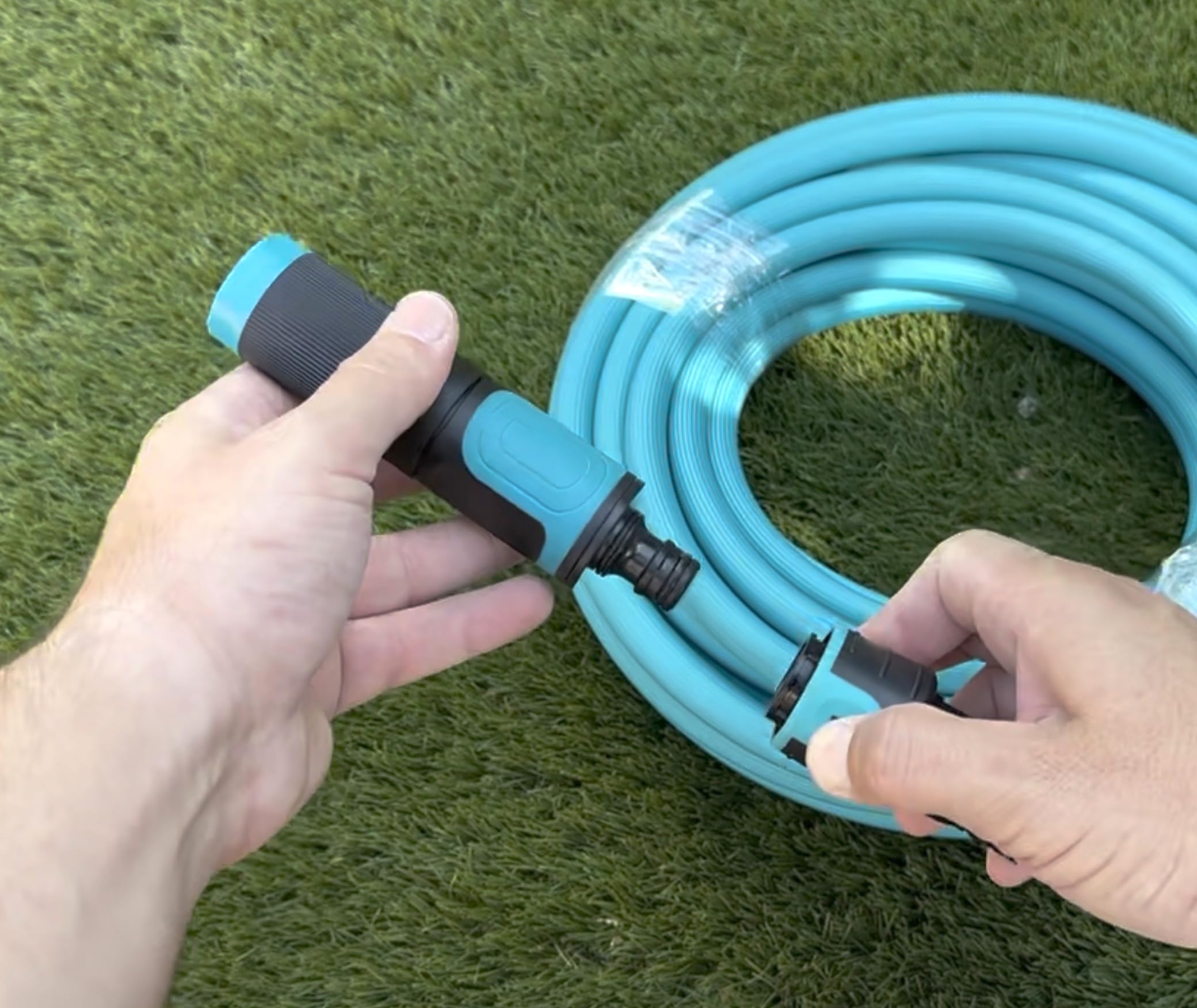 Manguera Aqua Control DuraLite de 15 metros, con lanza de riego de 3 formas.