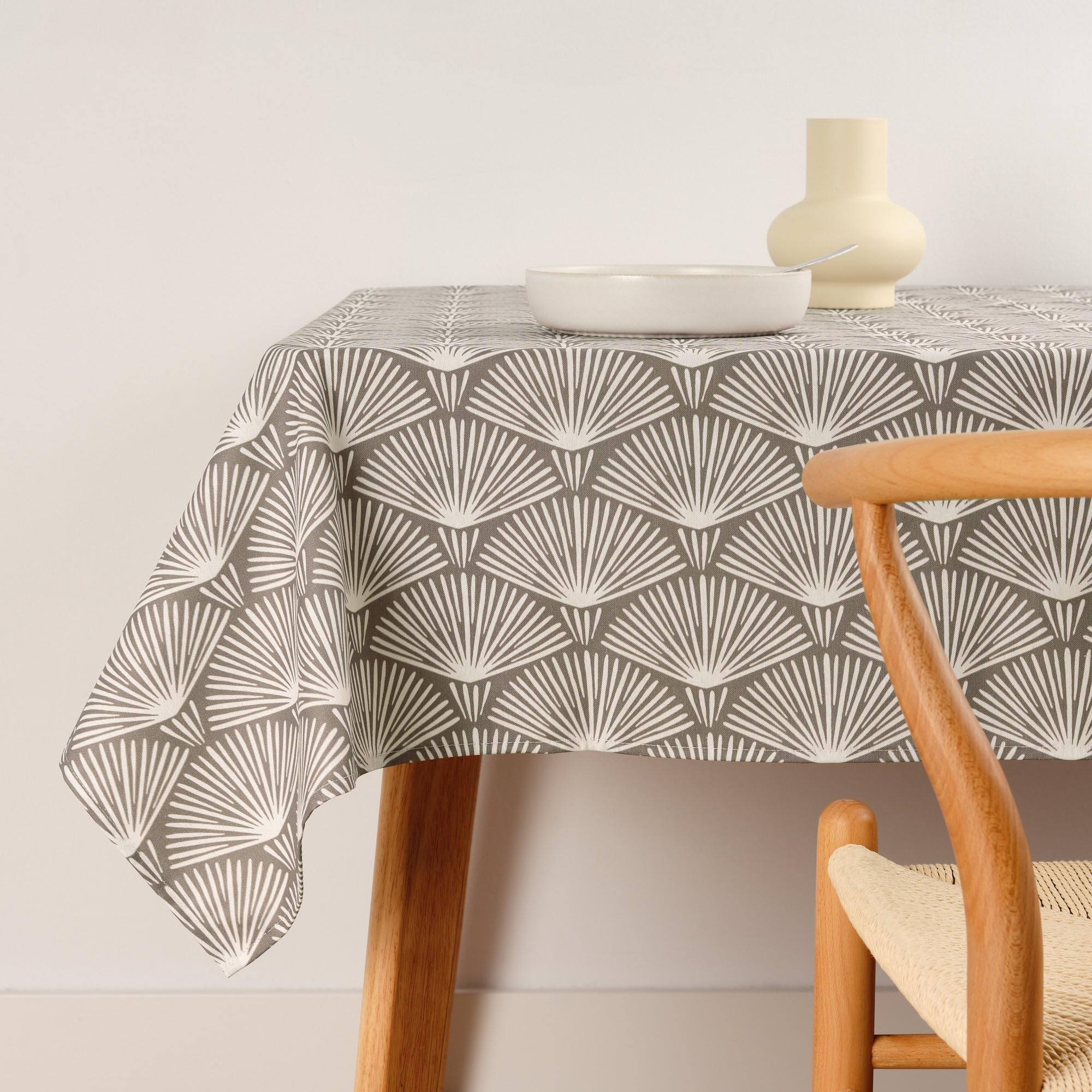 BELUM | 140x140 Stain-Resistant Cotton Tablecloth, Waterproof, Stain-Repellent, Geometric Pattern, Brown