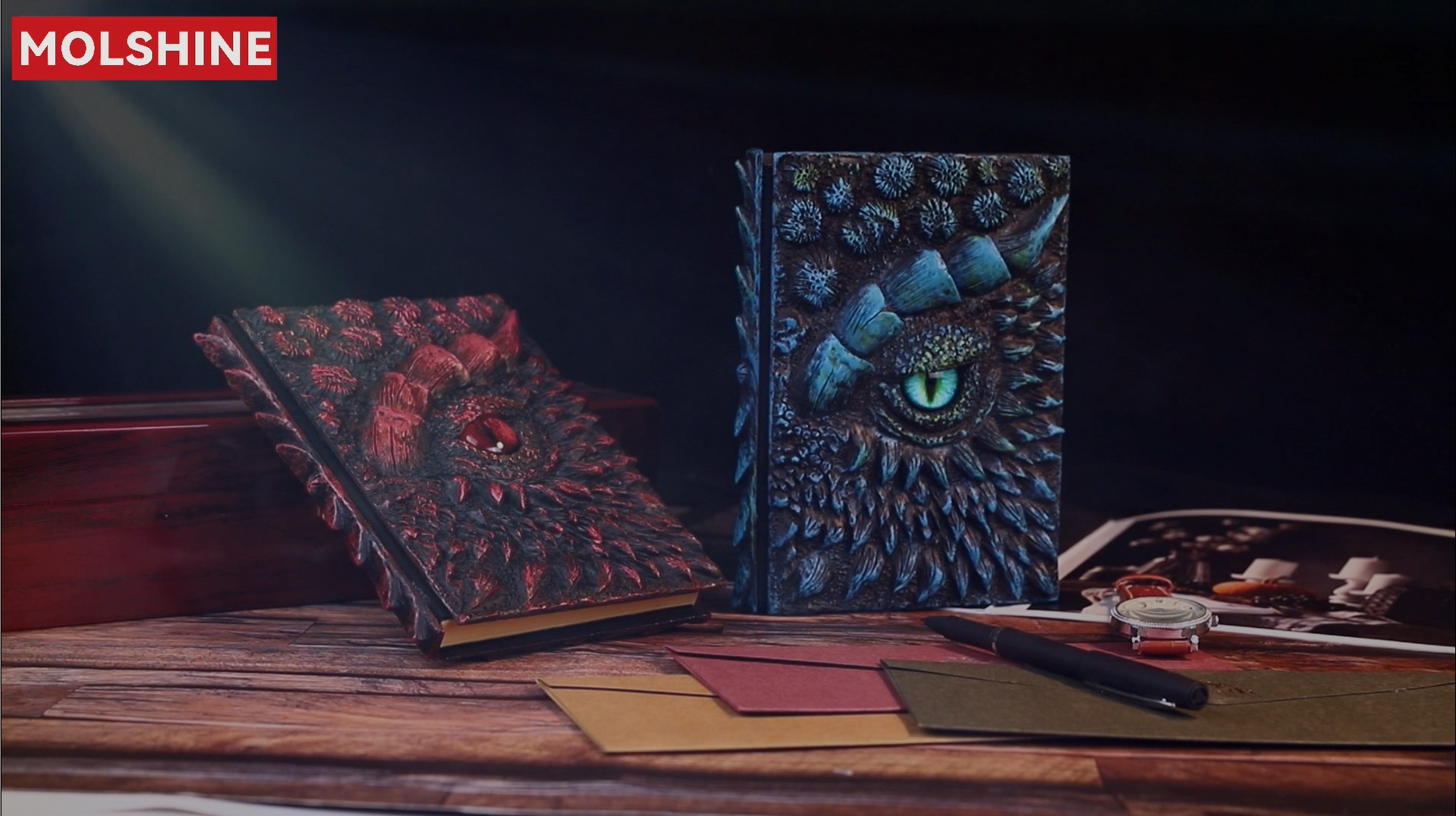 D&D Notitieboek/Notebook Journal - Uniek 200 Pagina Boek met 3D Bronzen Draak in Reliëf Kunstlederen met Pen. Accessoires voor Dungeons & Dragons
