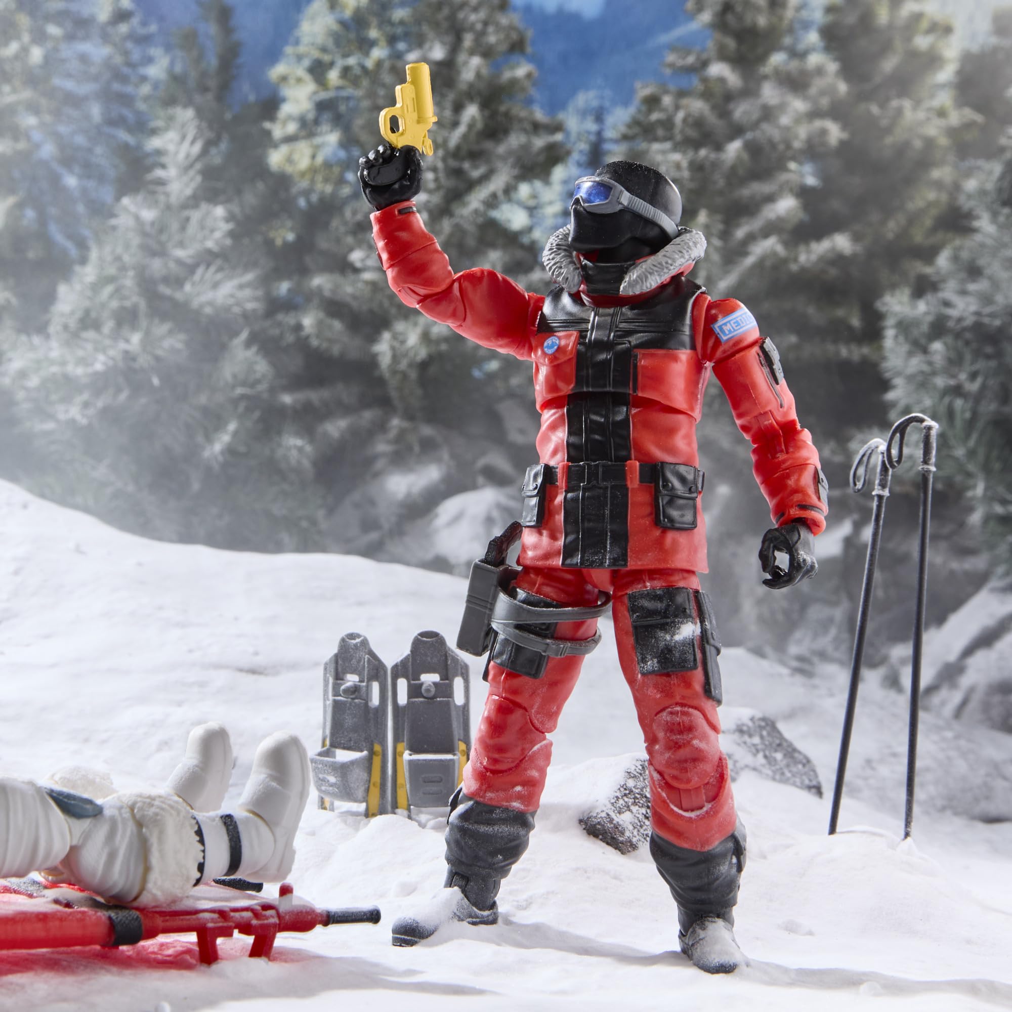G.I. JOE Classified Series Legacy Collection : Soldat d'action - Intervention en Cas d'avalanche, Figurine de Collection de 15 cm, 14 Accessoires de Ski