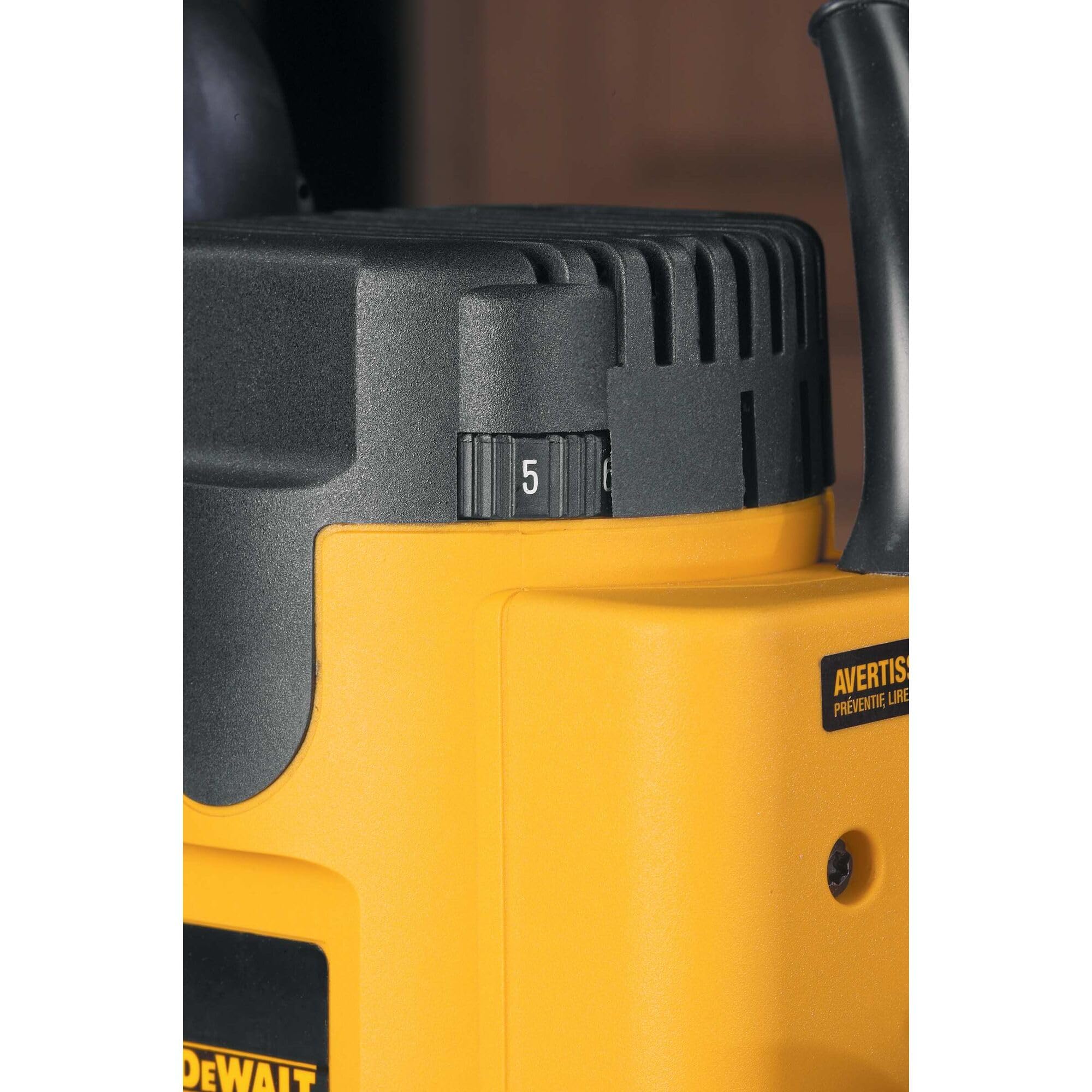 DeWalt Frezarka górnowrzecionowa (1,100 W, pełna elektronika falista ze stałą prędkością, prowadzeniem kosza frezującego, łagodny rozruch, blokada wrzeciona, precyzyjna regulacja, w zestawie TSTAK Box VI i akcesoria) DW621KT