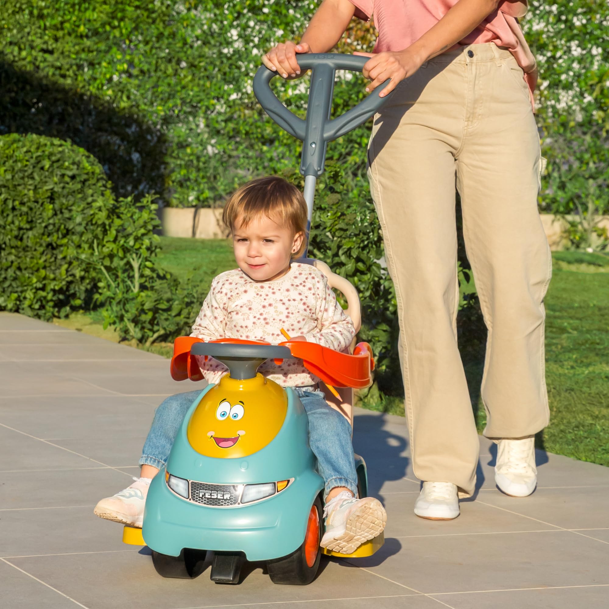 FEBER Motofeber Casual 3 in 1 Push N'Go, Correpasillo, Carrito de Empuje y Andador, Asa Regulable 3 Posiciones, Maletero para Juguetes, Reposapiés Cómodo, Uso Interior y Exterior, Famosa (FED31000)