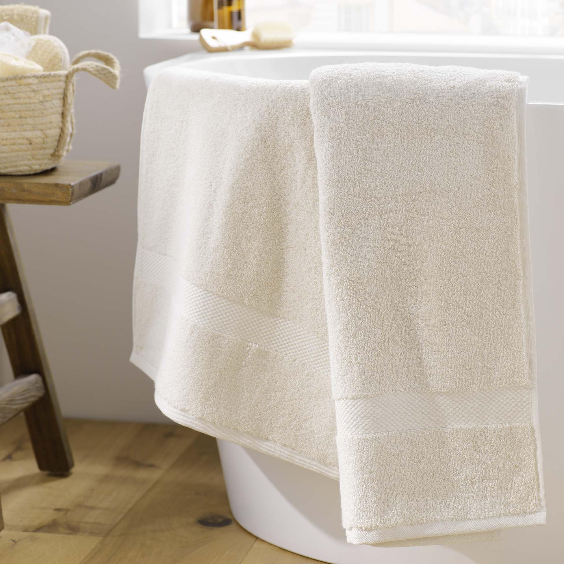 Douceur d'Intérieur, Elegance Sand Bath Towel 90 x 150 cm 100% Cotton Plain, White - Image 2