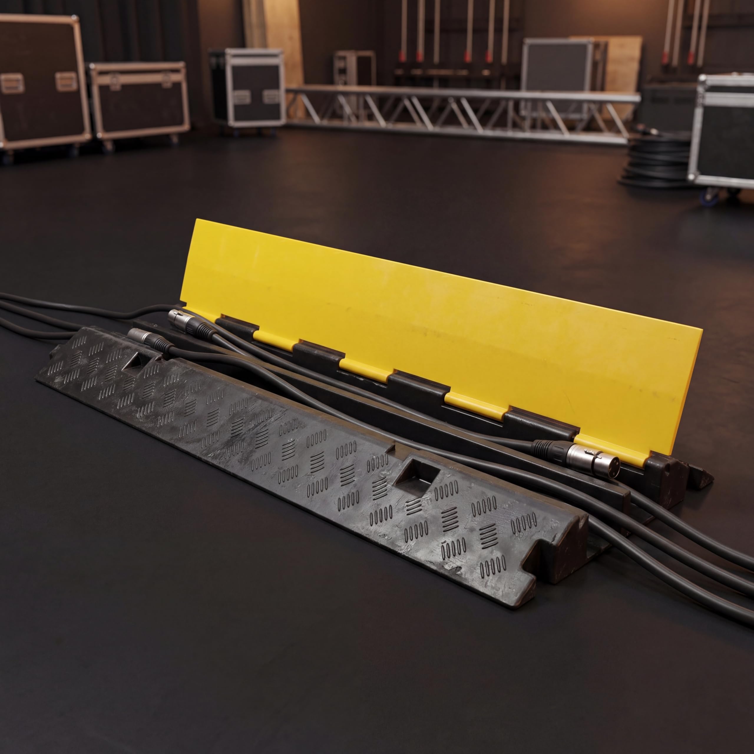 uyoyous ケーブルプロテクター 溝数2 ケーブル保護 コードプロテクター 屋外100×35×6.5cm 配線カバー 交通安全装置 高速道路減速ゾーン 滑り止め 駐車所 車の速度制限ベルト 床面用 コードプロテクター